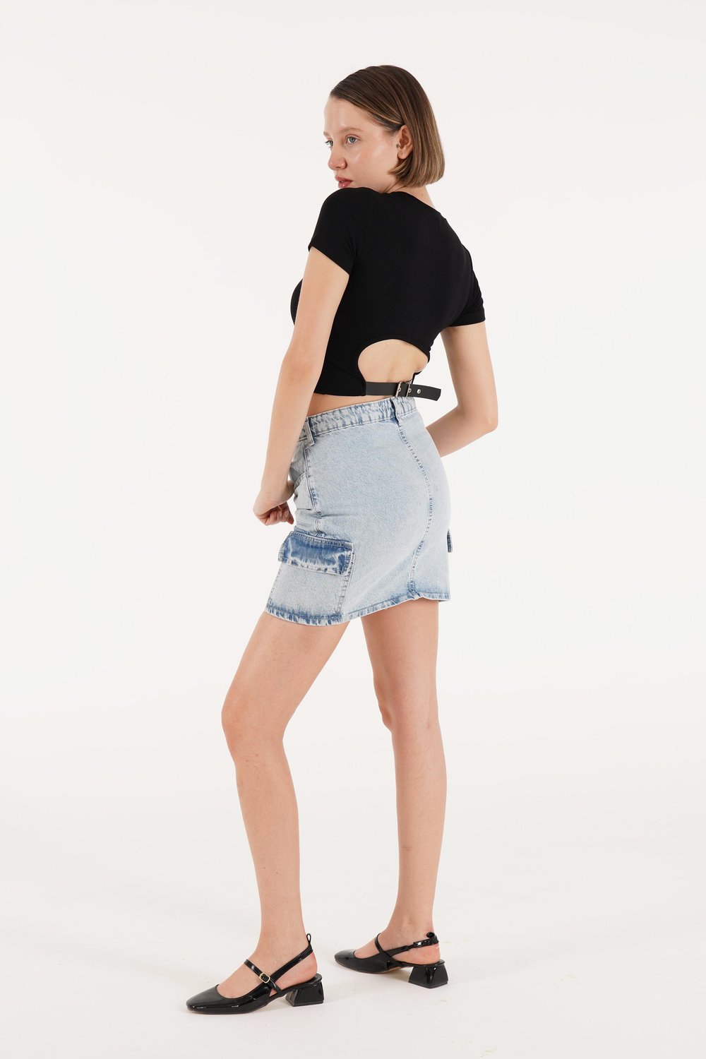 Sırt Kemer Detaylı Basic Siyah Crop