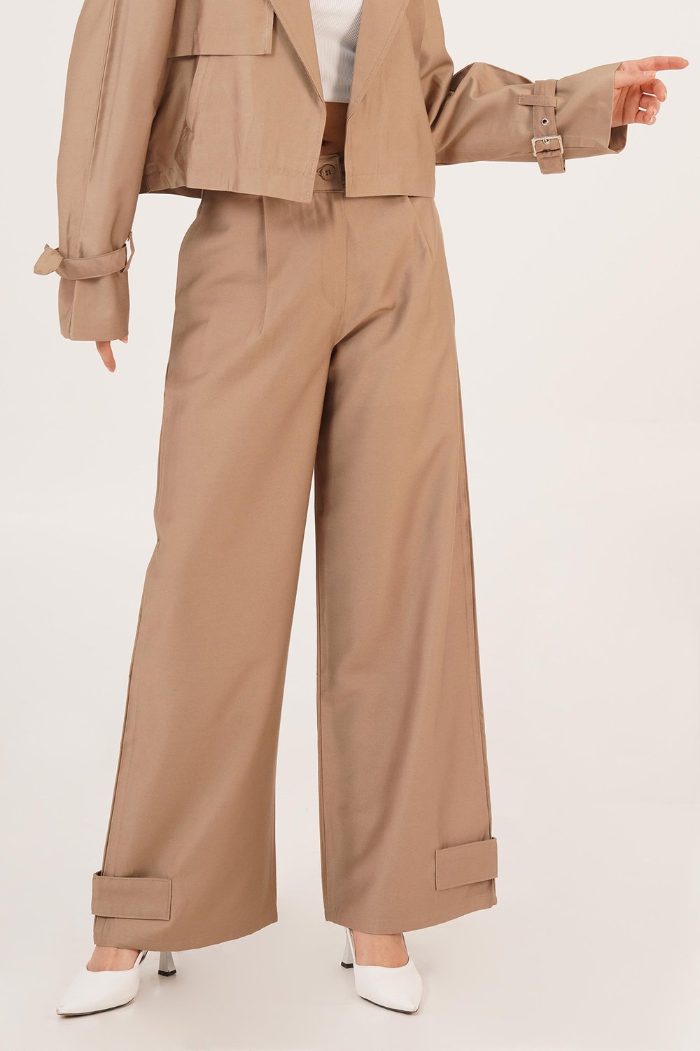 Paça Şerit Detaylı Pensli Gabardin Pantolon Vizon