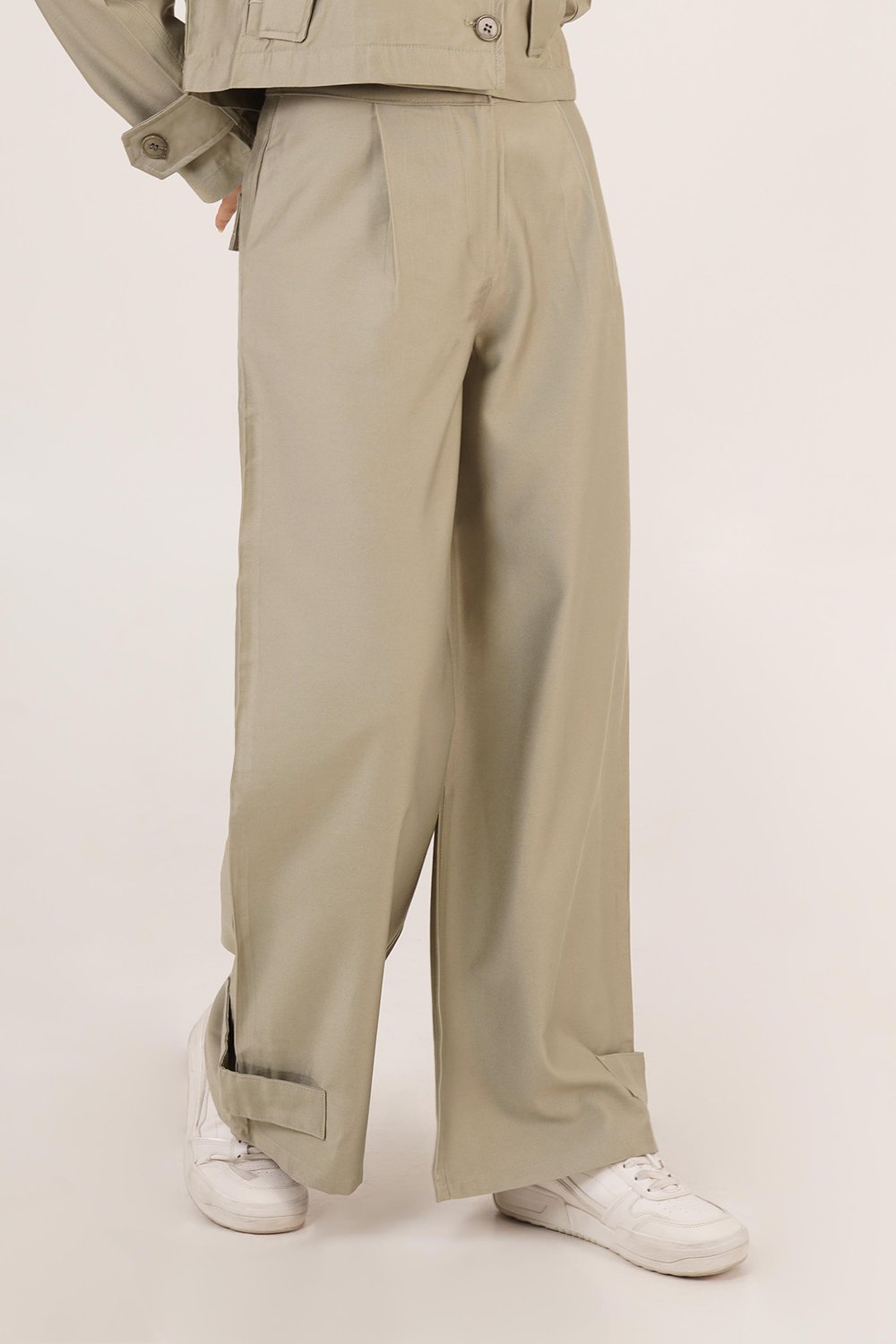 Paça Şerit Detaylı Pensli Gabardin Pantolon Çağla Yeşili
