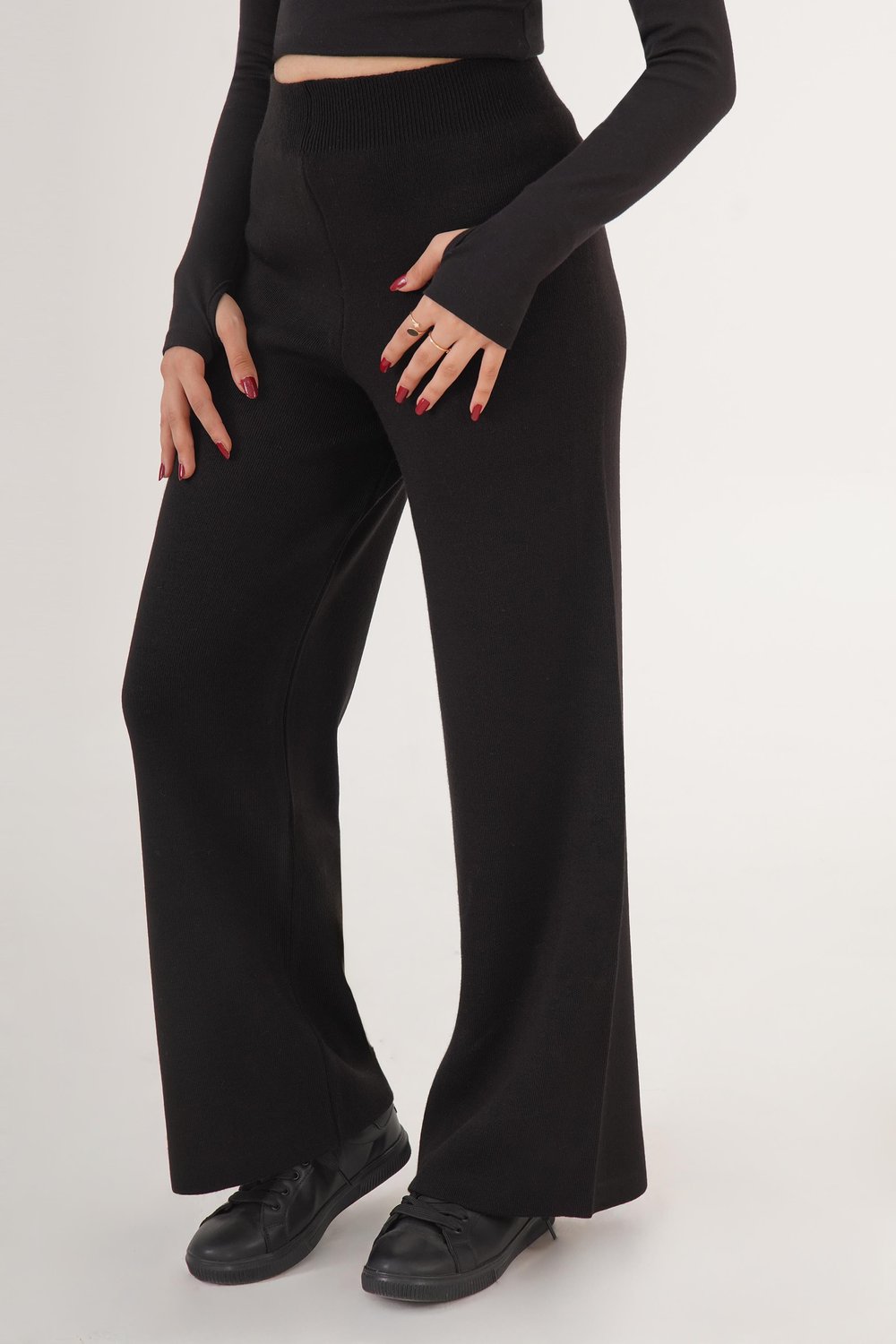 Beli Yükse Bol Paça Siyah Triko Pantolon