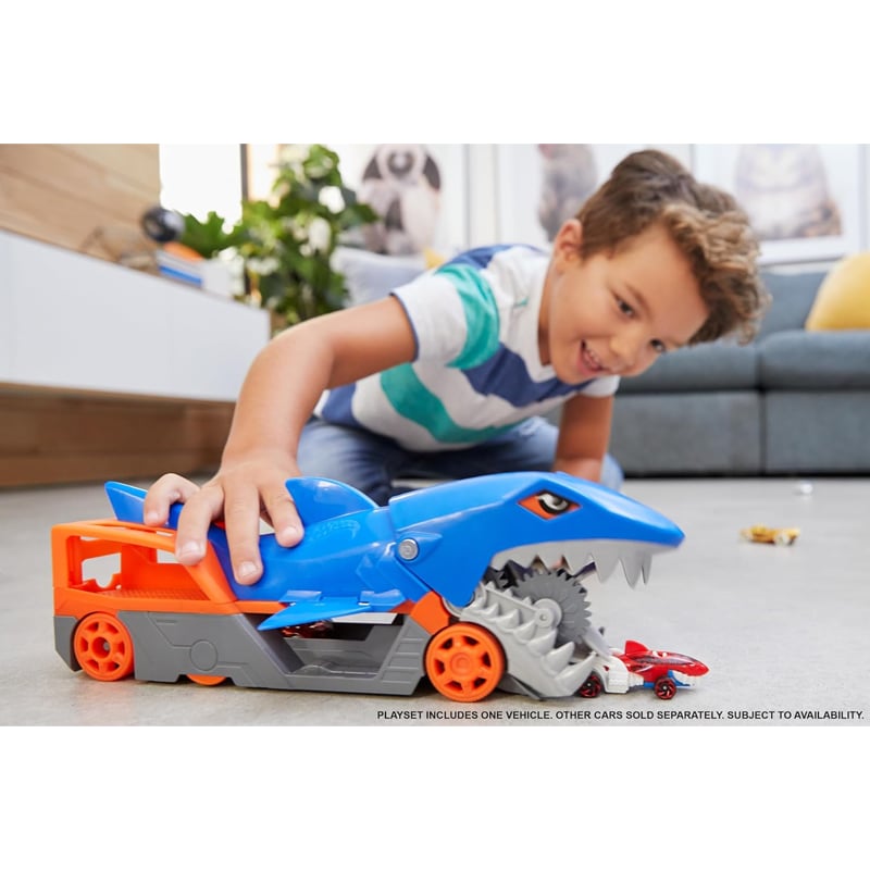 Hot Wheels Köpek Balığı Taşıyıcı Hot Wheels Köpek Balığı Taşıyıcı Oyun Seti, 1 Adet 1:64 Ölçekli Araba İçerir, 4-8 Yaş Arası Çocuklar İçin GVG36 GVG36