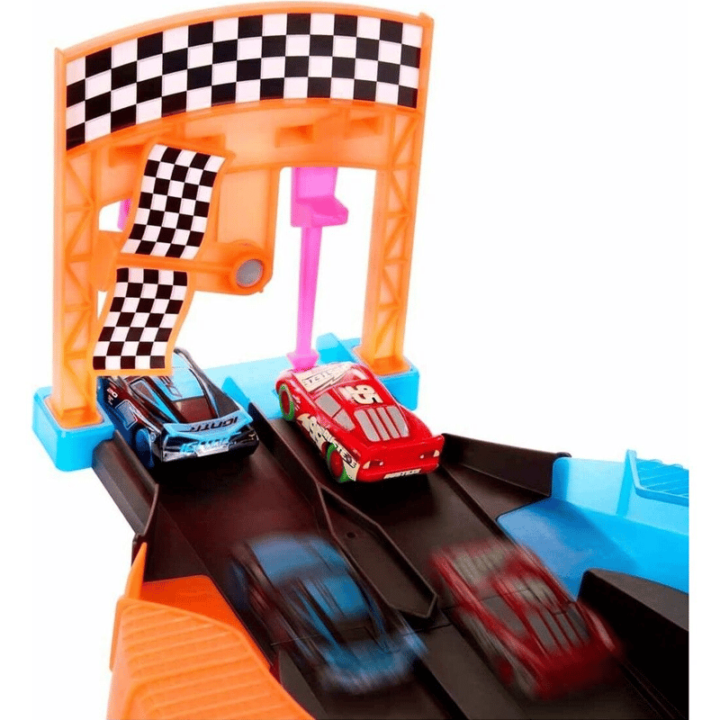 Mattel Cars Karanlık Parla Yarıscı Pıstset