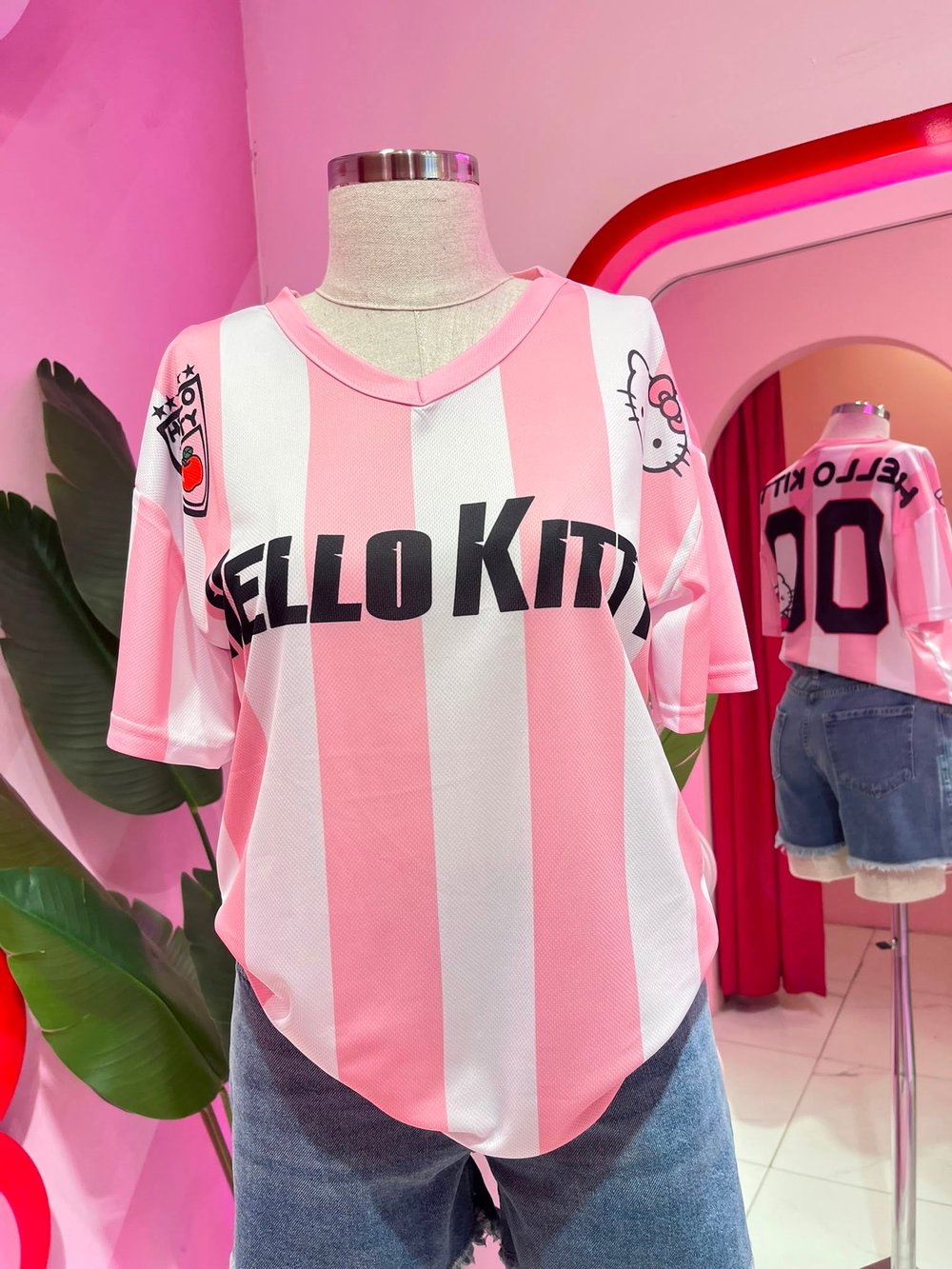 Pembe Beyaz V Yaka Çubuklu Kitty Jersey T-Shirt
