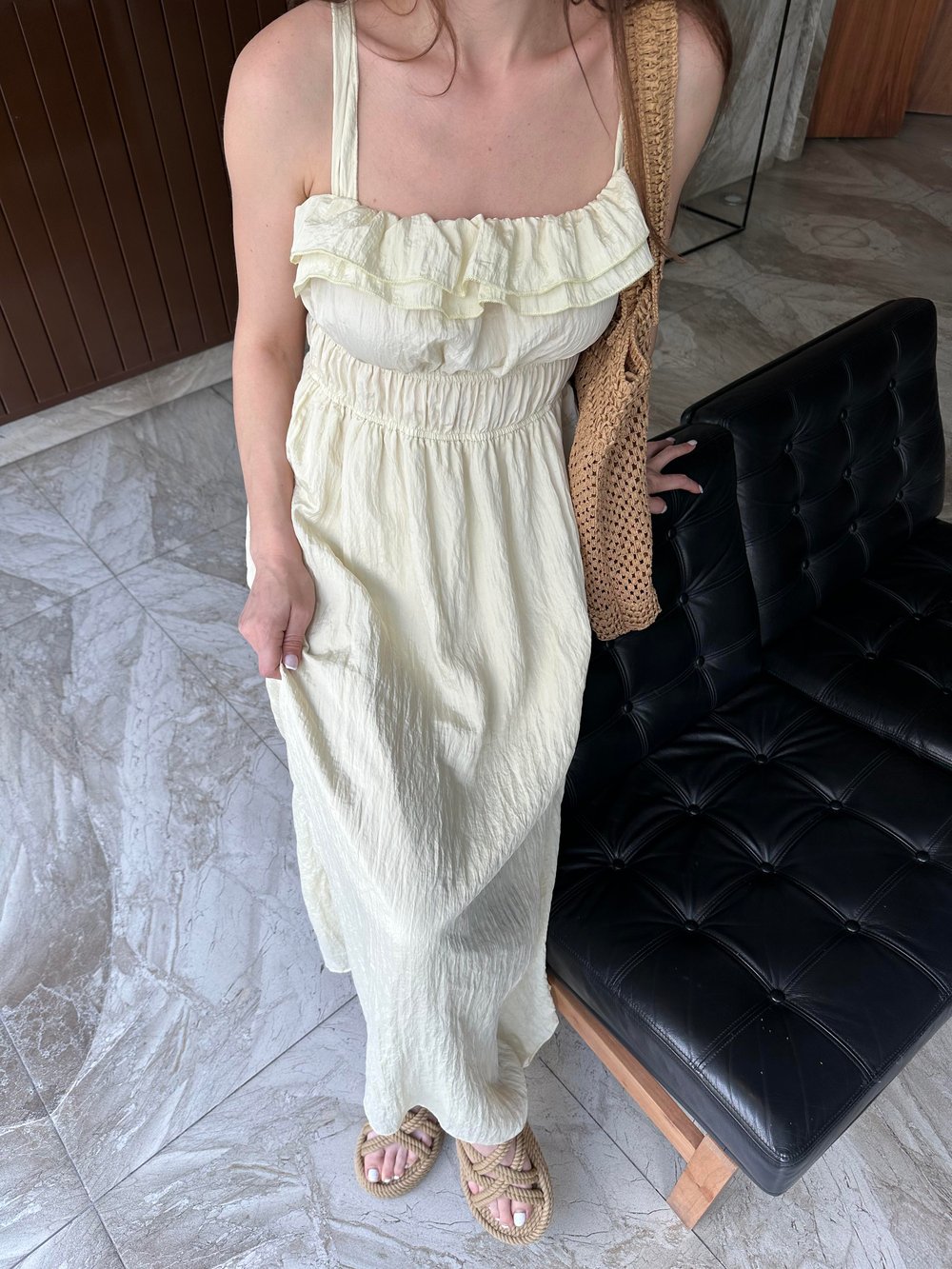 ASKILI KRASLI SARI ELBİSE