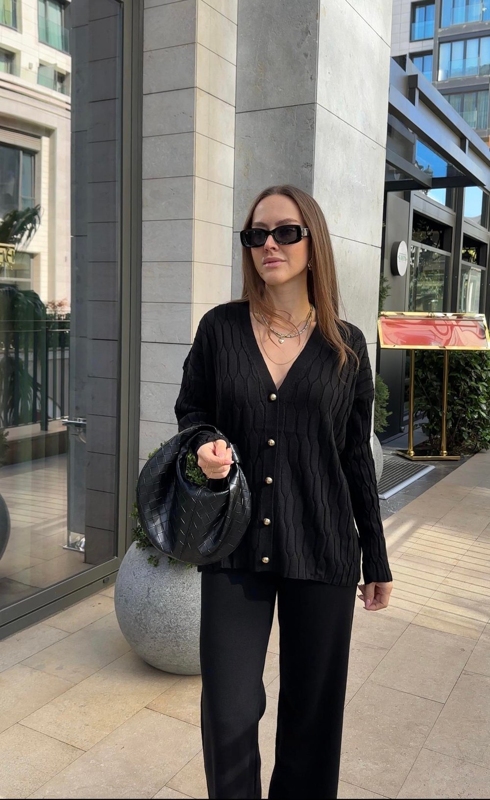 MARKA MODEL YÜRÜTME ÖRGÜ SİYAH TRİKO TAKIM