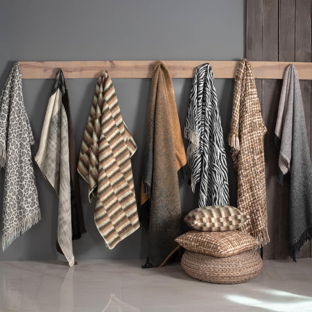 LUJA THROW