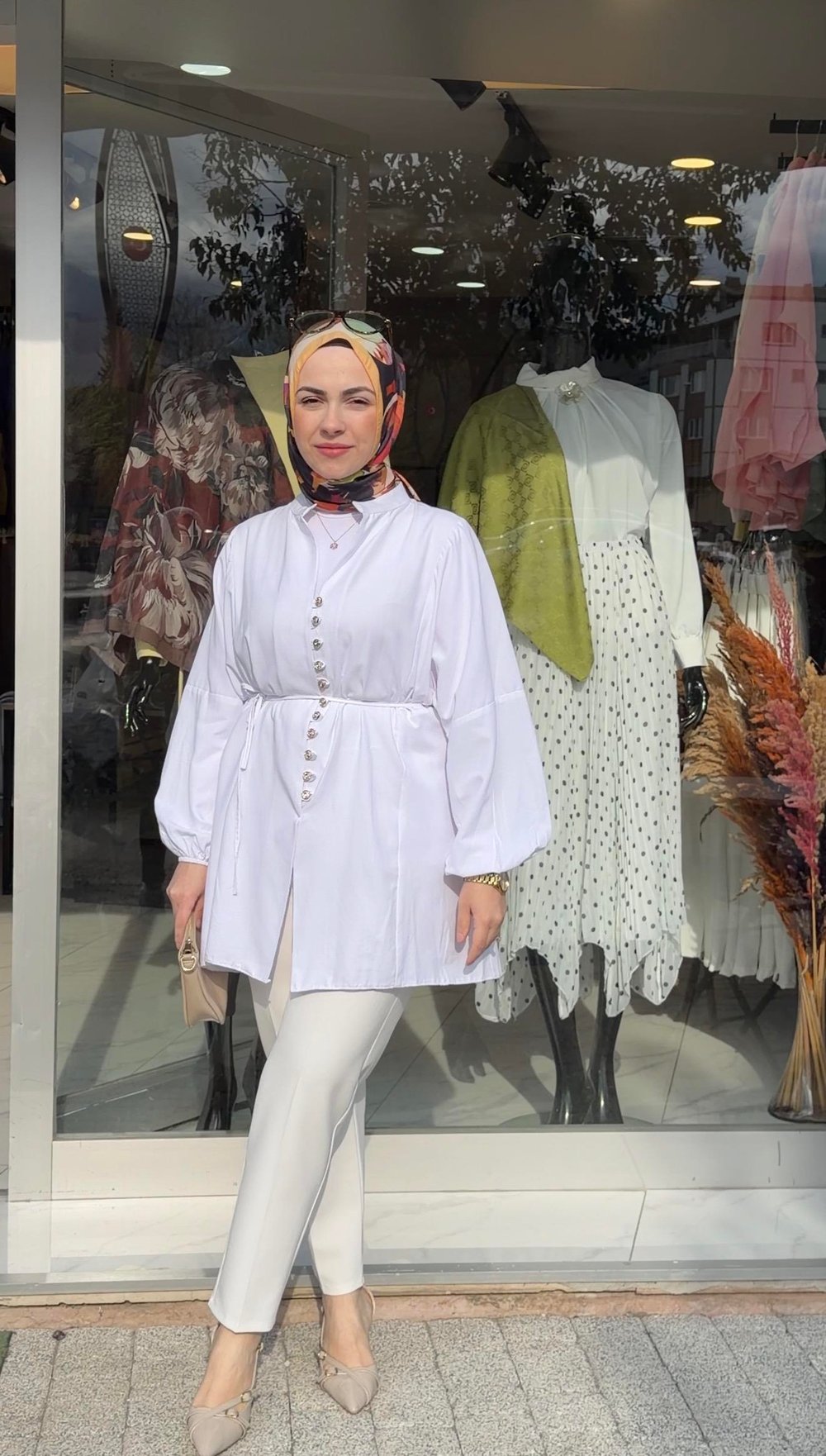 BEYAZ RENK POPLİN KUMAŞ PRENSES MODEL GÖMLEK 