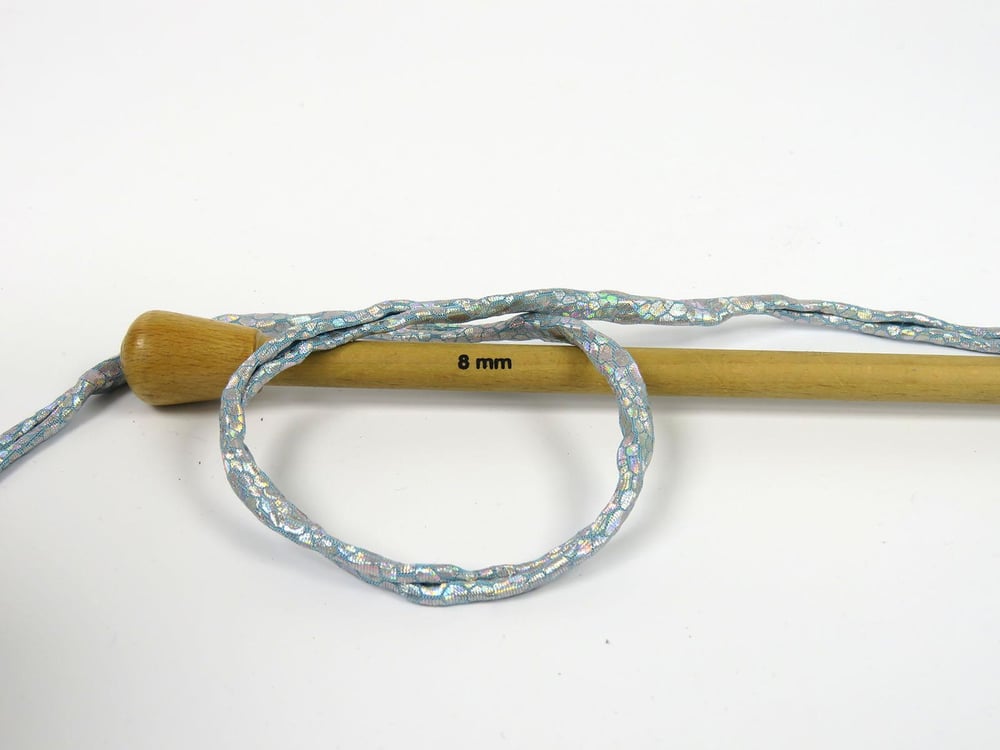 1x170gr. FAUX LEATHER Açık Mavi  Şerit, Yazlık İplikler, Çok Kalın, Batik Desenli