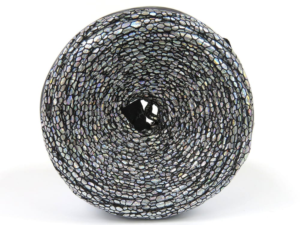 1x170gr. FAUX LEATHER Gümüş  Şerit, Yazlık İplikler, Çok Kalın, Batik Desenli