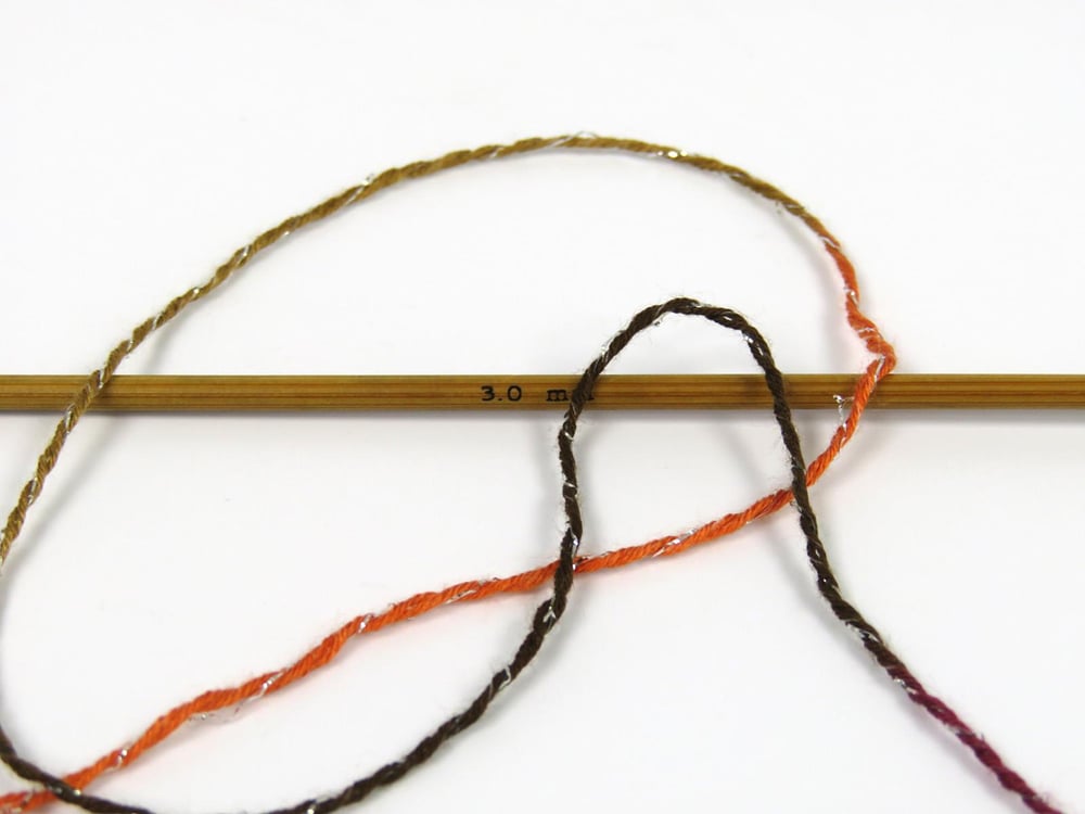 8x50gr. SUMMER ROSE GLITZ Kırmızı, Turuncu, Bordo, Kahverengi Tonları Metalik Simli, Akrilik Metalik Simli, Yazlık İplikler, Batik Desenli, Akrilik