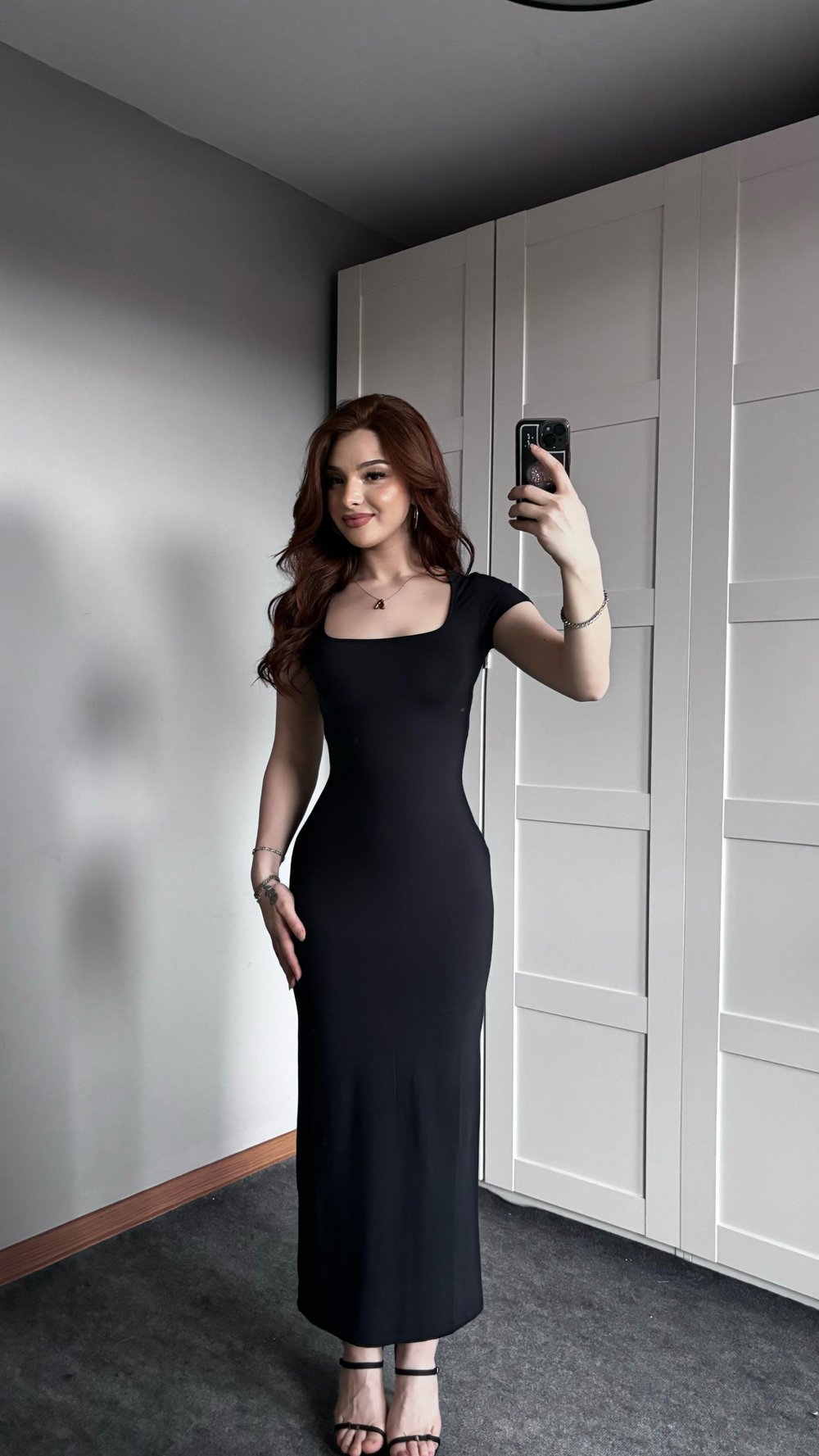 Kare Yaka Kısa Kol Füme Elbise 