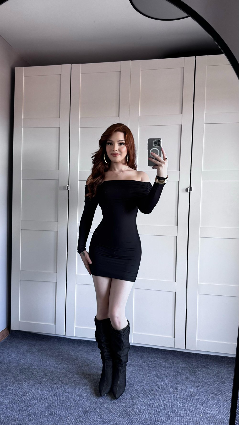 Madonna Yaka Uzun Kol Mini Elbise Siyah