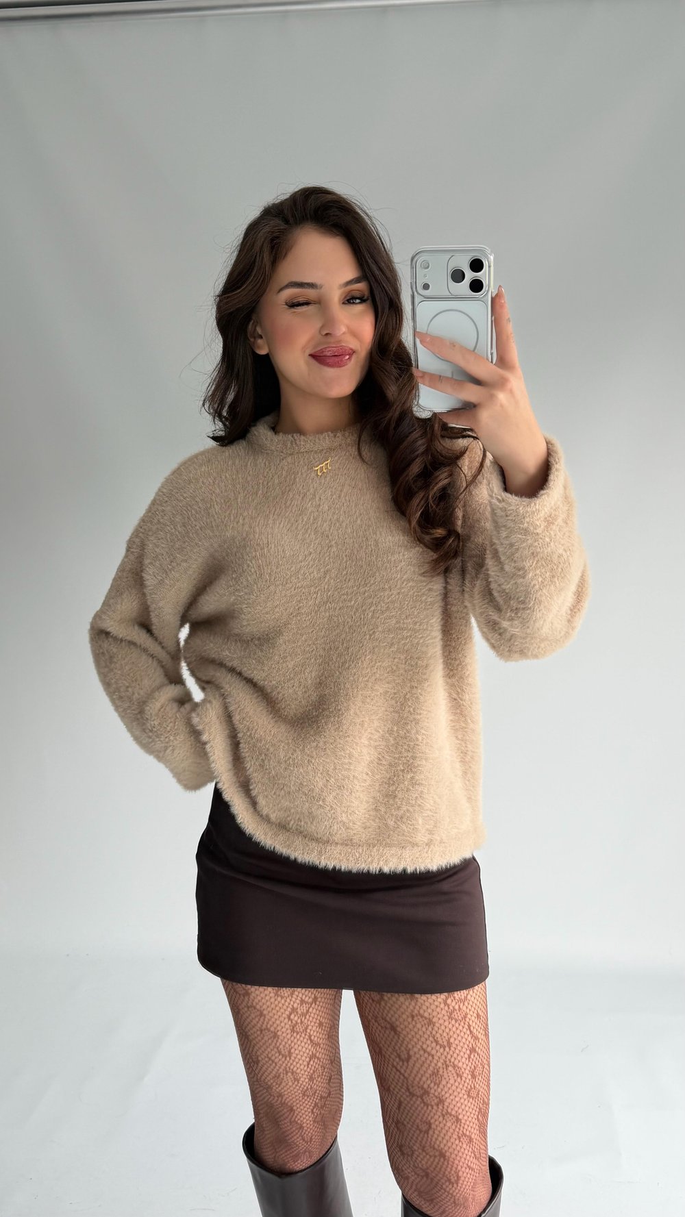 Sakallı Peluş Kazak Bej