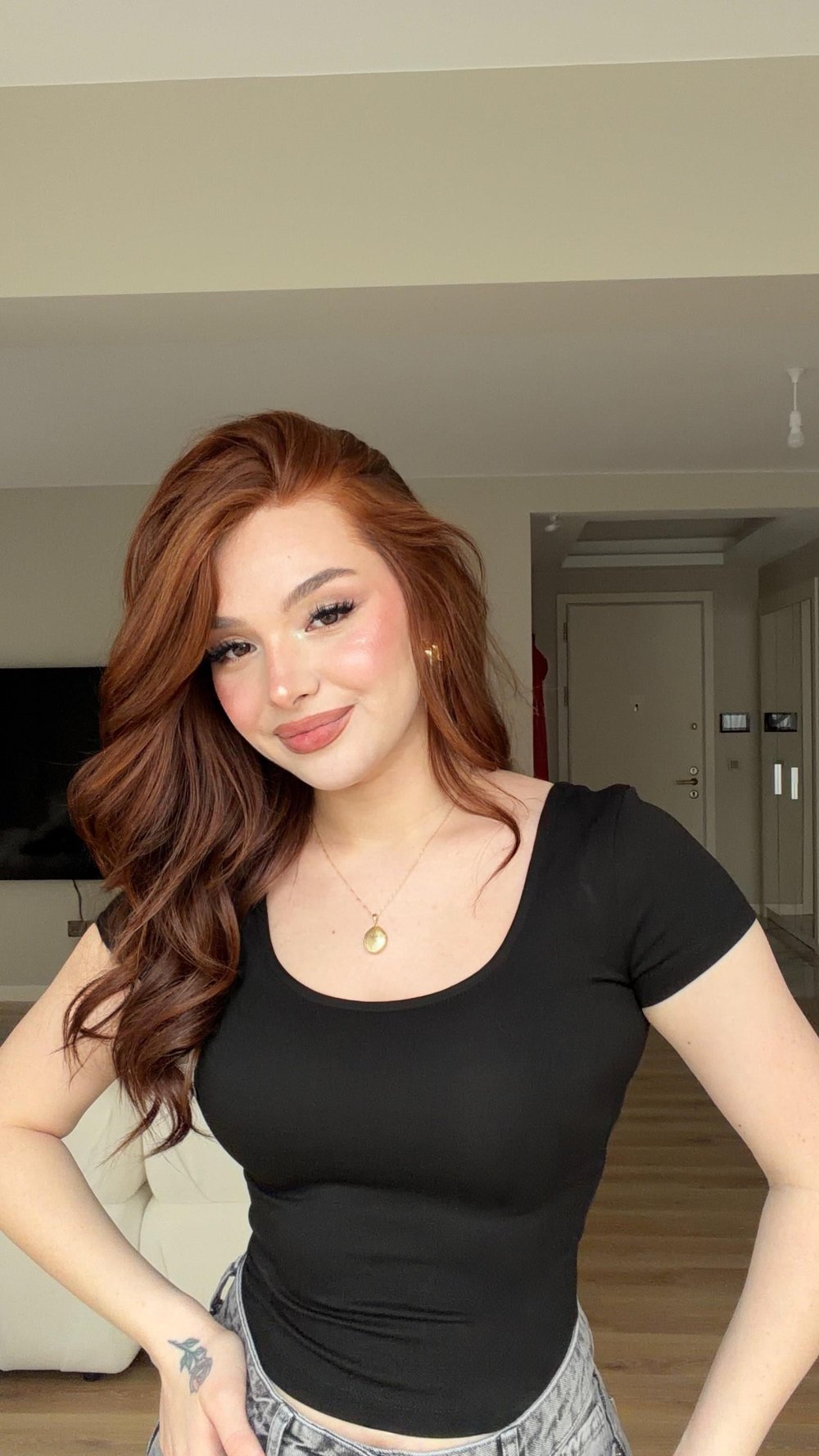 U Yaka Basıc Crop Siyah