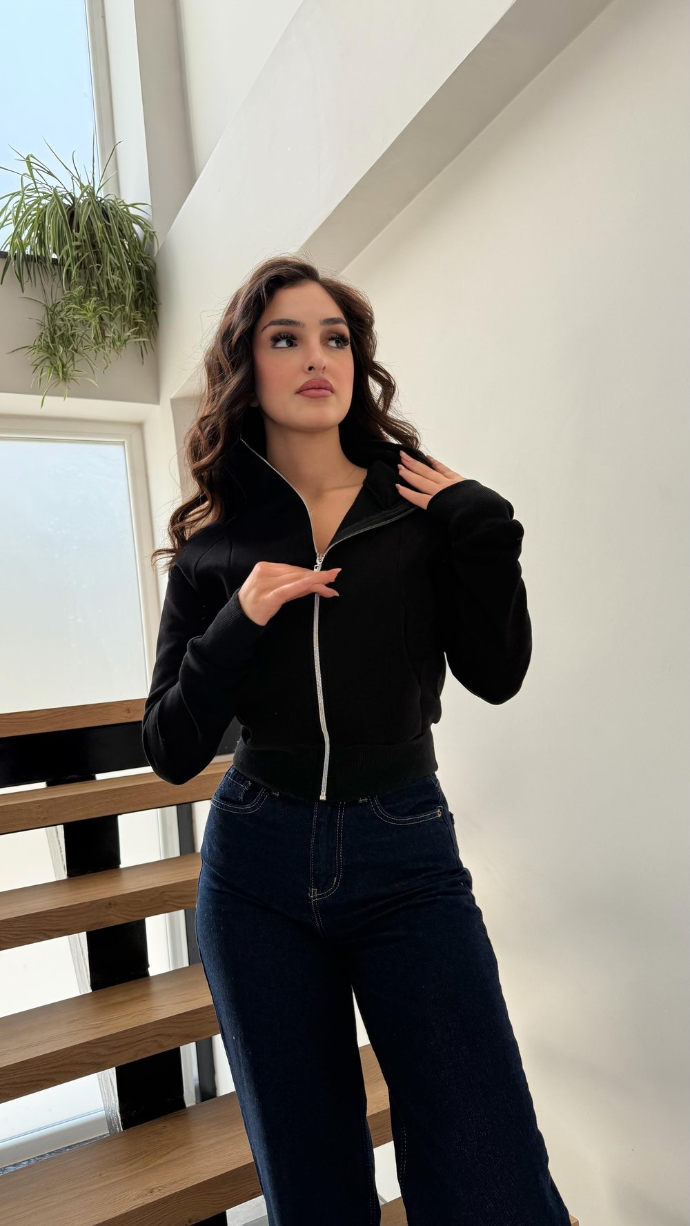 Uzun Kollu Fermuarlı Kapüşonlu Sweatshirt Siyah