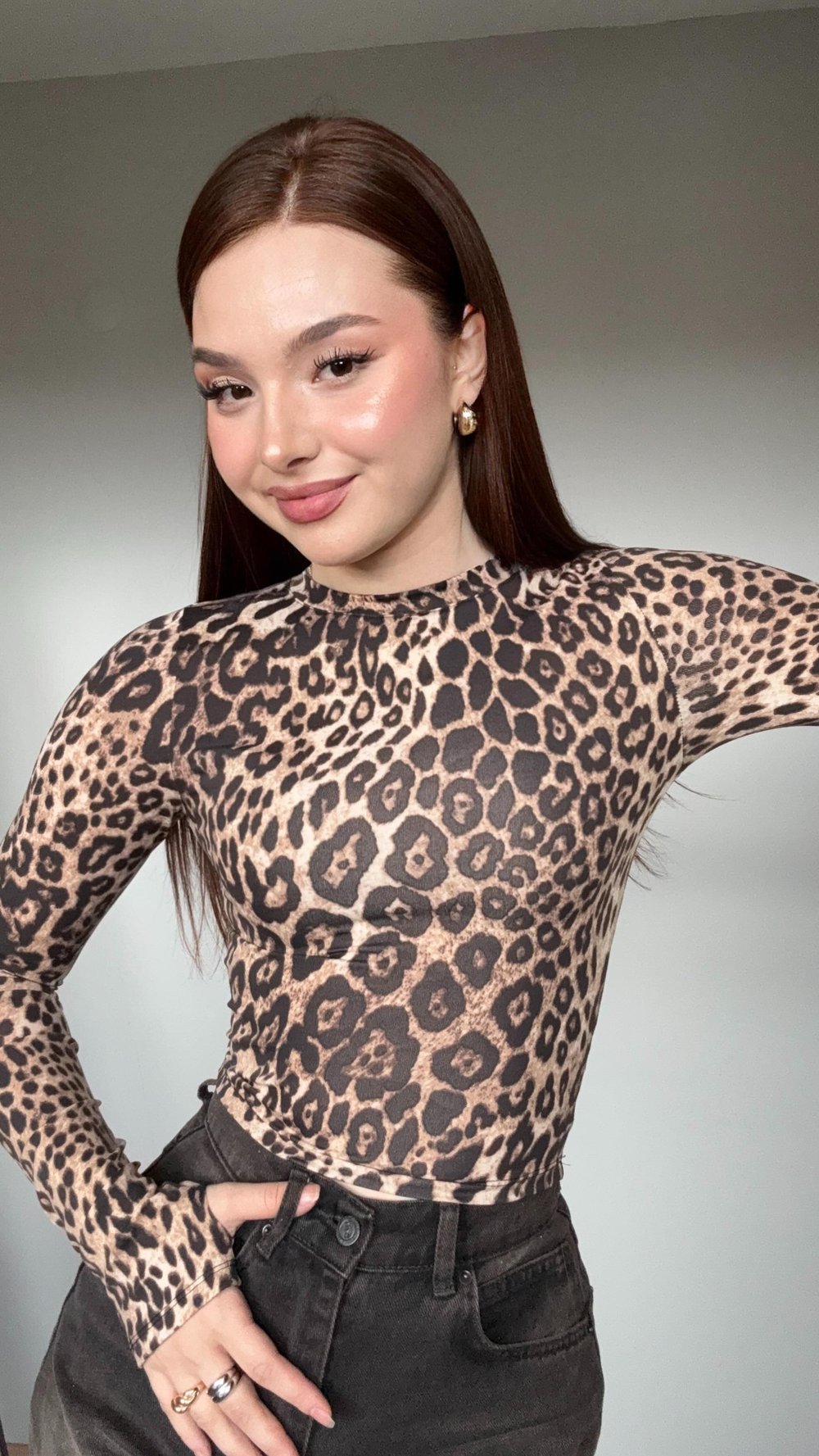 Vücudu Saran El Detaylı Bluz Leopar