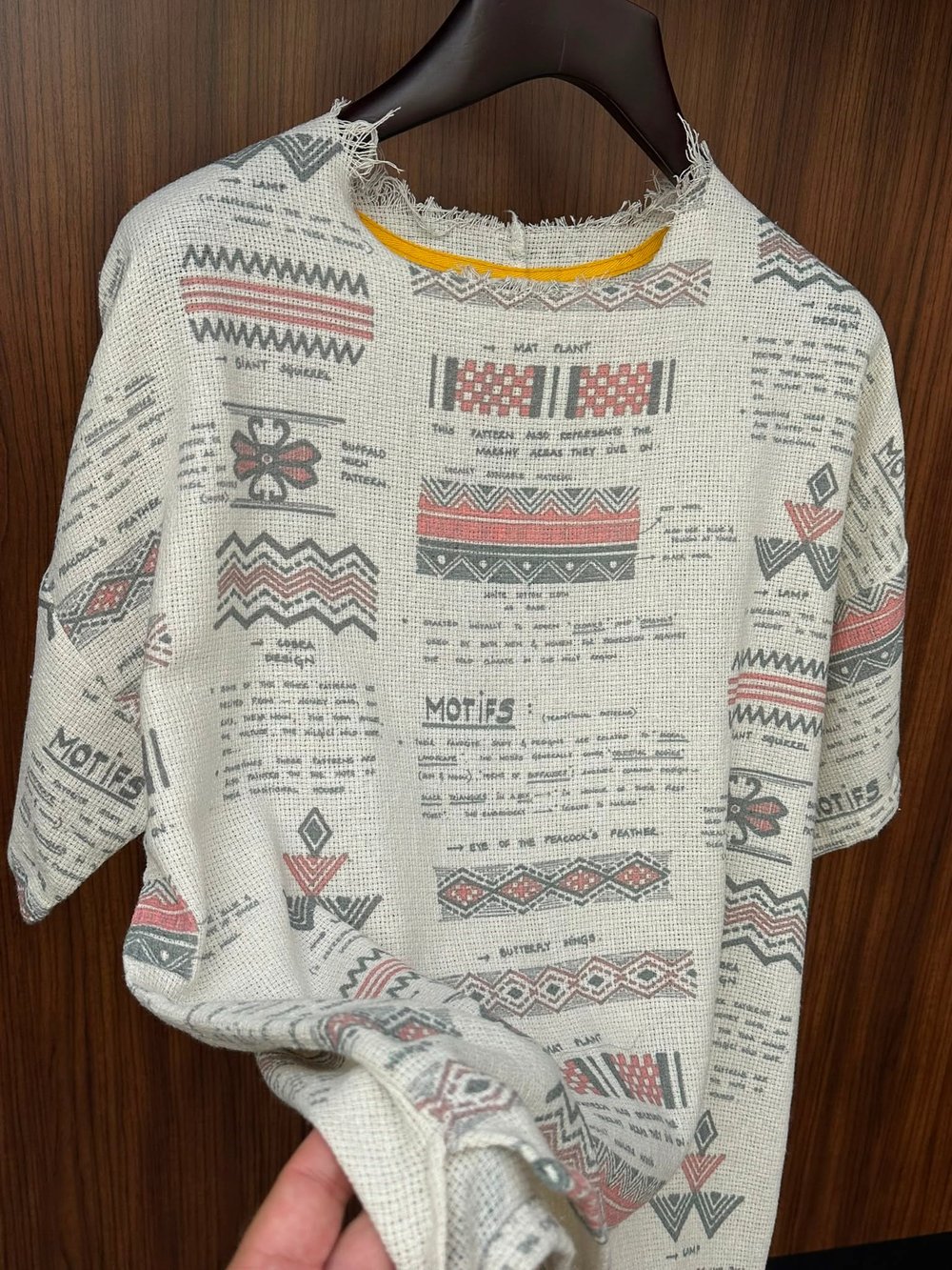 Nora Dijital Baskılı Buldan Kafes T-Shirt