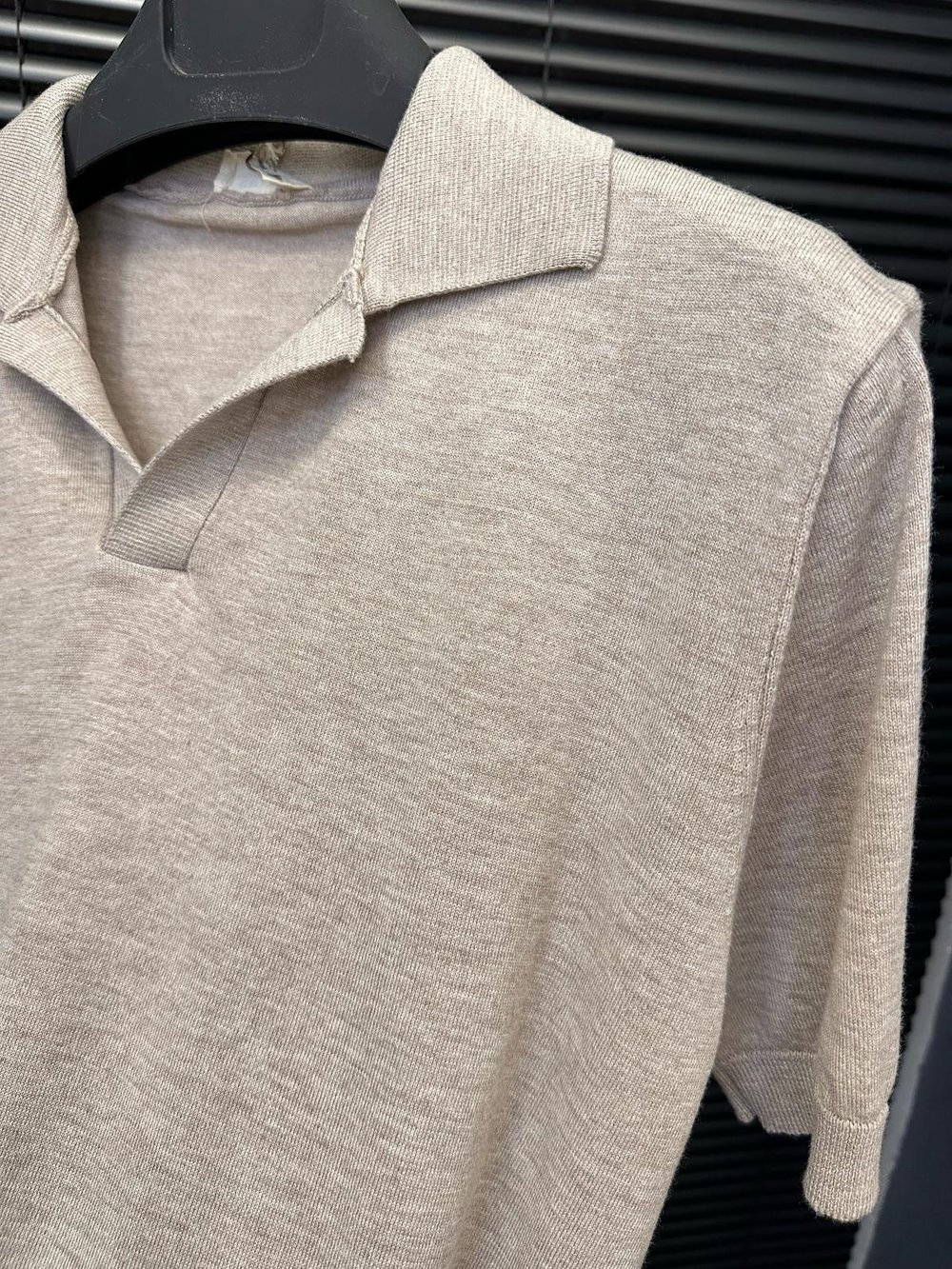 Triko Kumaş Yakalı T-Shirt