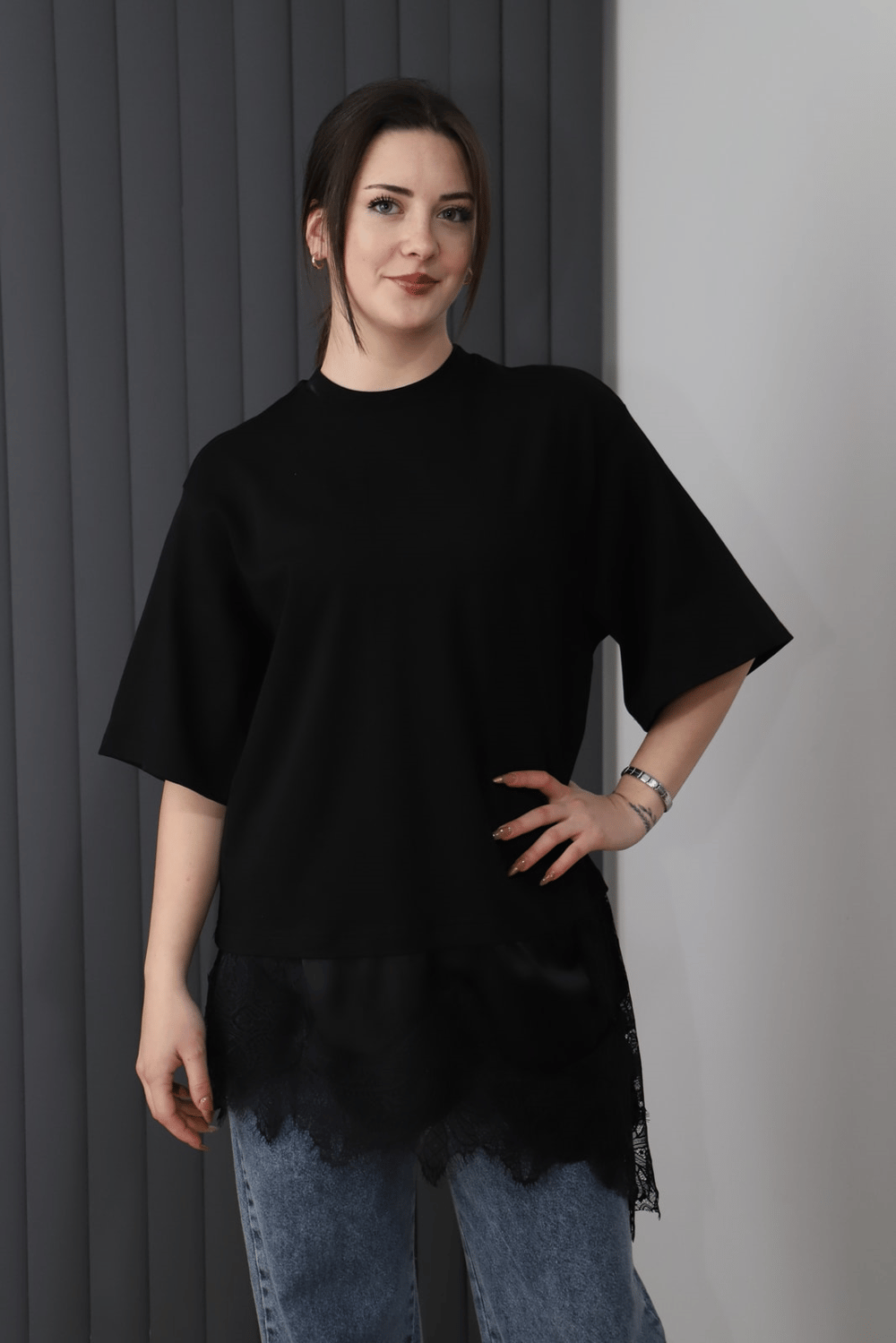 Dantel Detaylı Tok Kumaş T-Shirt - Siyah