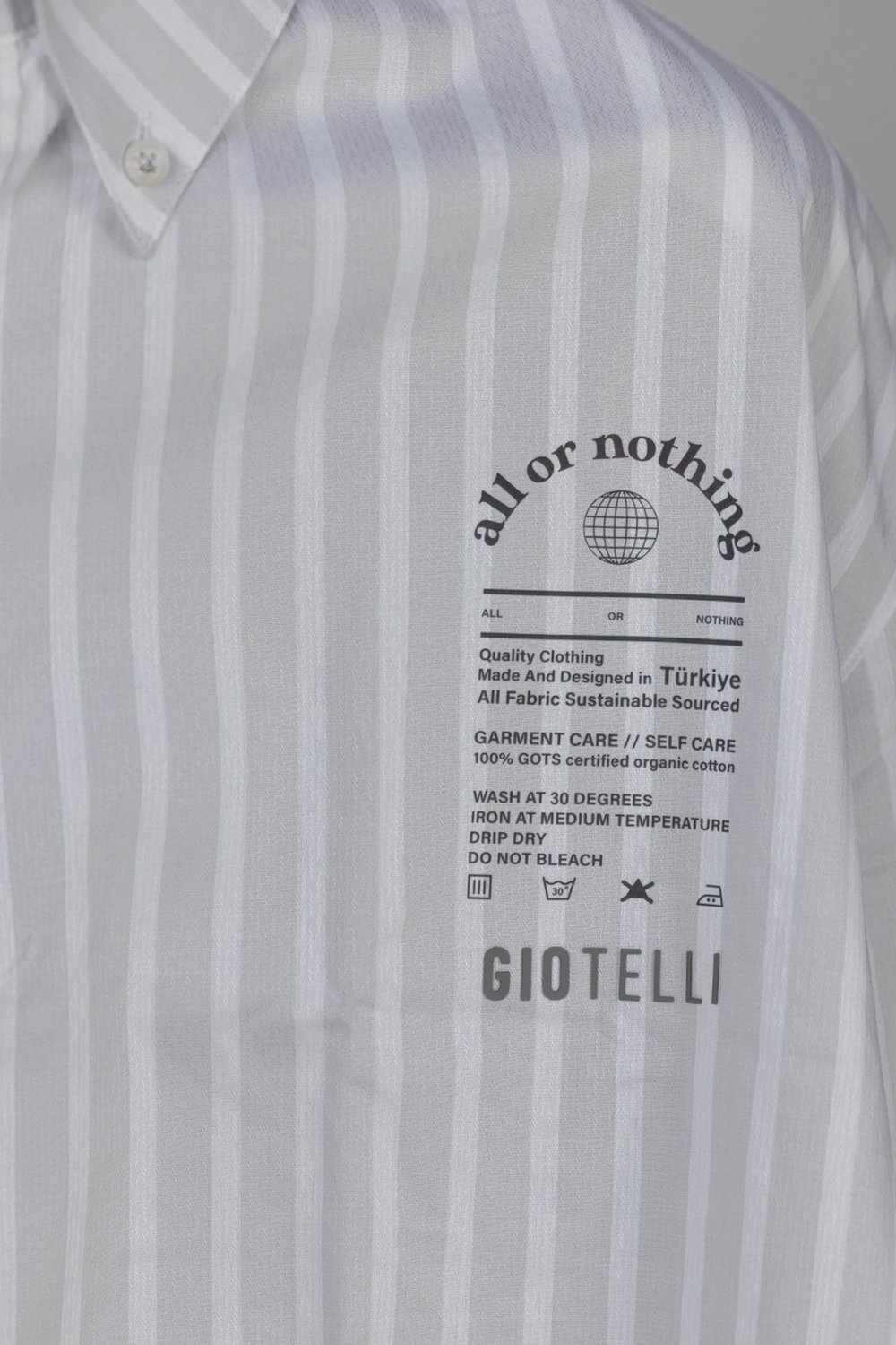 Giotelli Erkek Bej Normal Kesim Regular Fit %100 Pamuk Dokuma Çizgili Düğmeli Yaka Gömlek