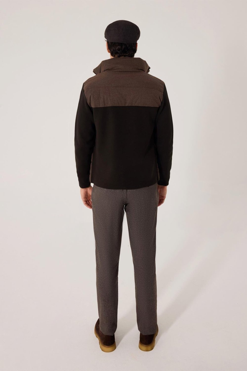 Gri Regular Fit Dik Yaka Yün Karışımlı Triko Mont