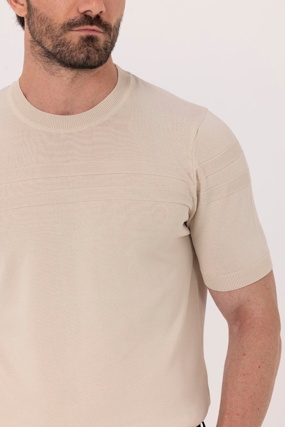 Bej Bisiklet Yaka Jakarlı Triko T-shirt