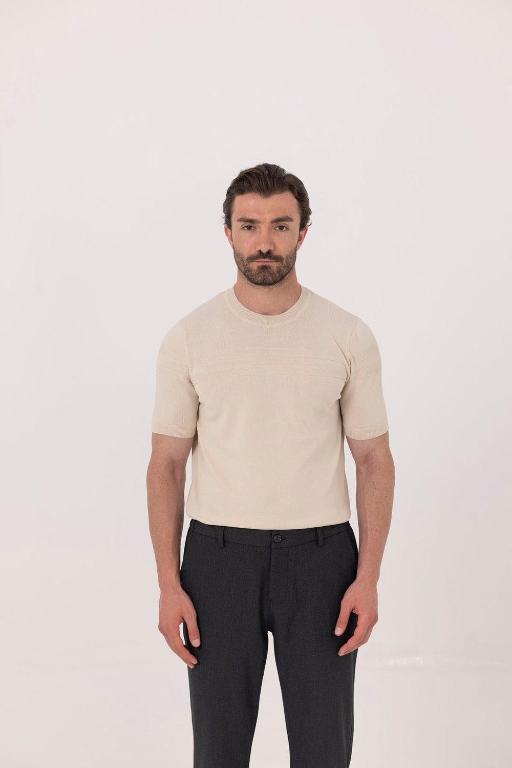 Bej Bisiklet Yaka Jakarlı Triko T-shirt