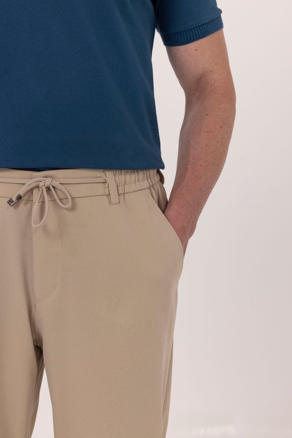 Bej Dokulu Arka Lastikli Köprü Kemerli Bağcıklı Slim Fit Jogger Pantolon