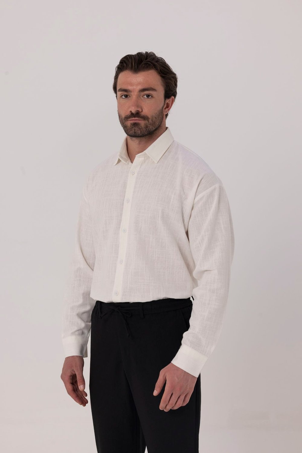 Beyaz Regular Fit Keten Görünümlü %100 Pamuk Gömlek