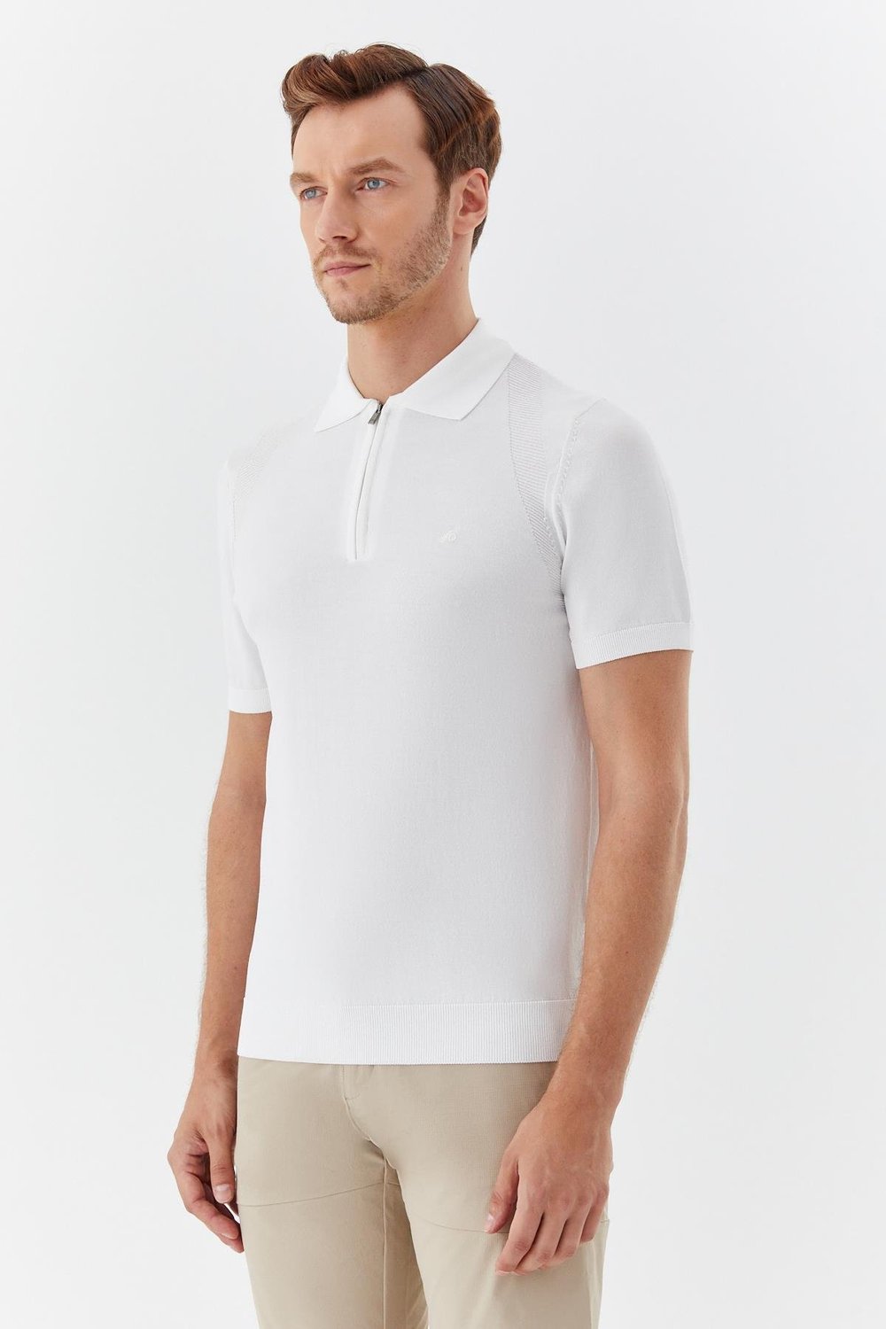 Ekru Regular Fit Triko Polo Yaka Dokulu Tişört