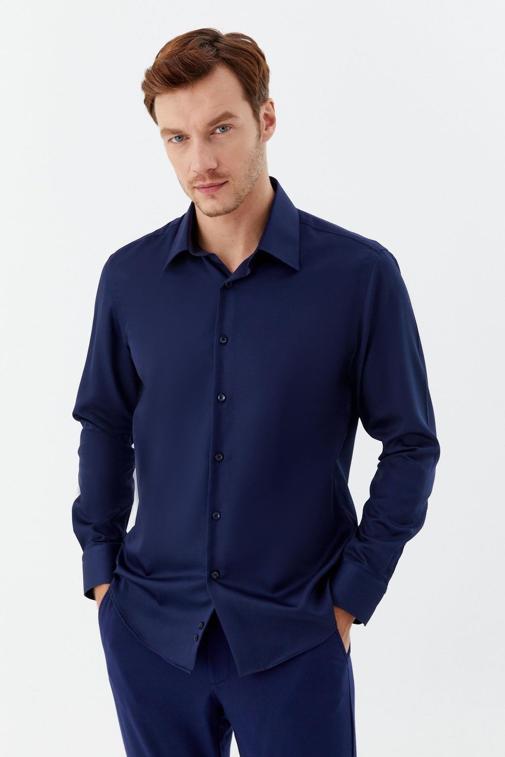 Erkek Lacivert Sivri Yaka %100 Pamuk Regular Fit Uzun Kollu Gömlek