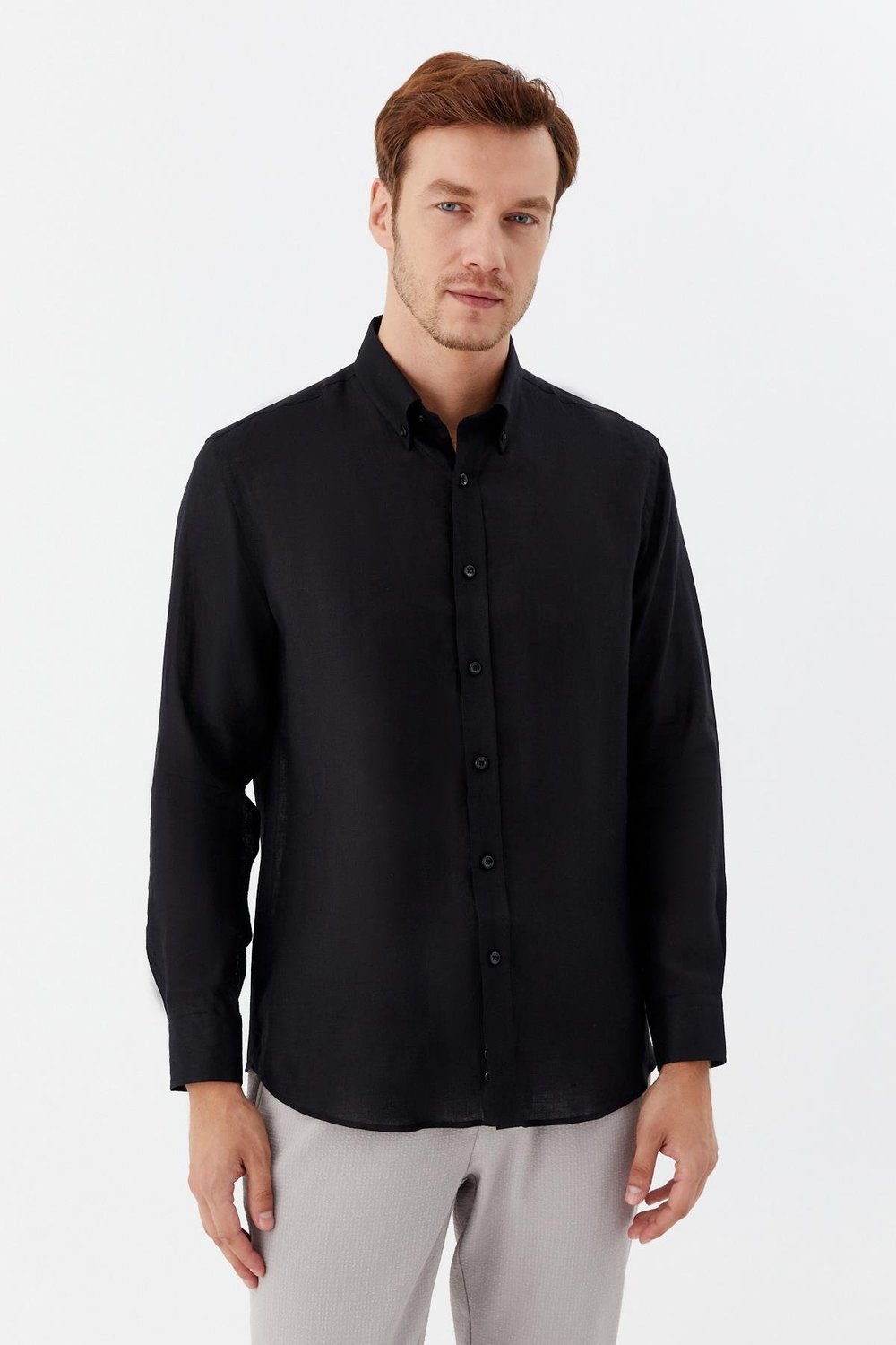 Erkek Siyah Uzun Kollu %100 Keten Regular Fit Düğmeli Yaka Gömlek