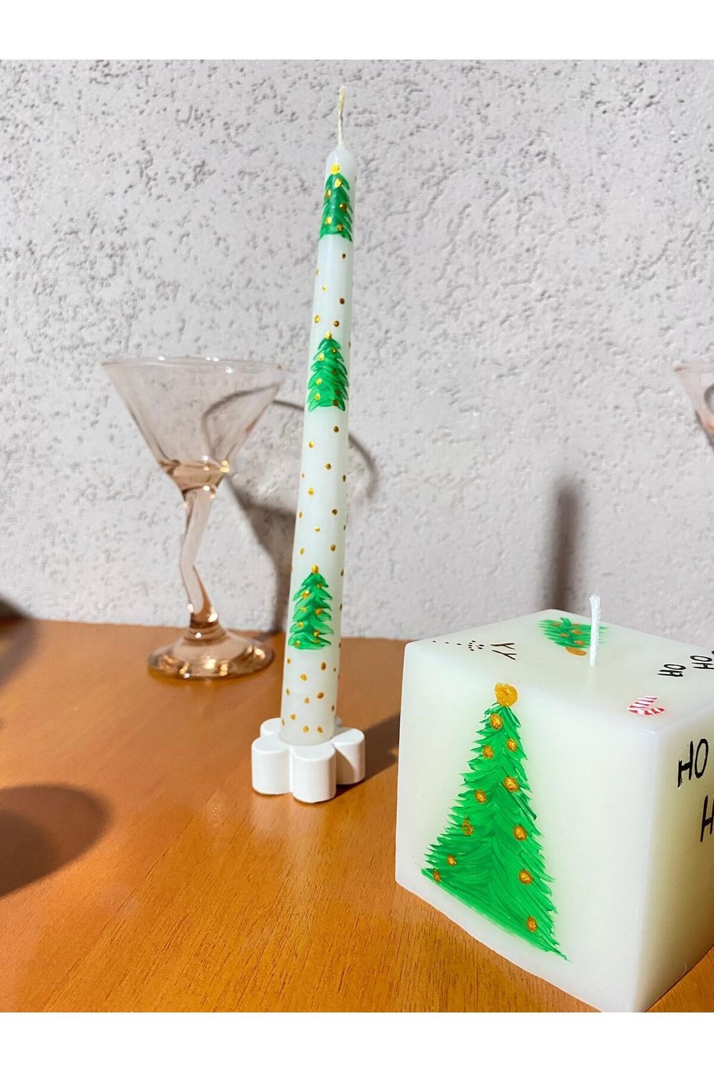 2li Set Çam Ağacı Desenli El Çizimi Yılbaşı Şamdanı ve Yeni Yıl Konseptli Küp Mum