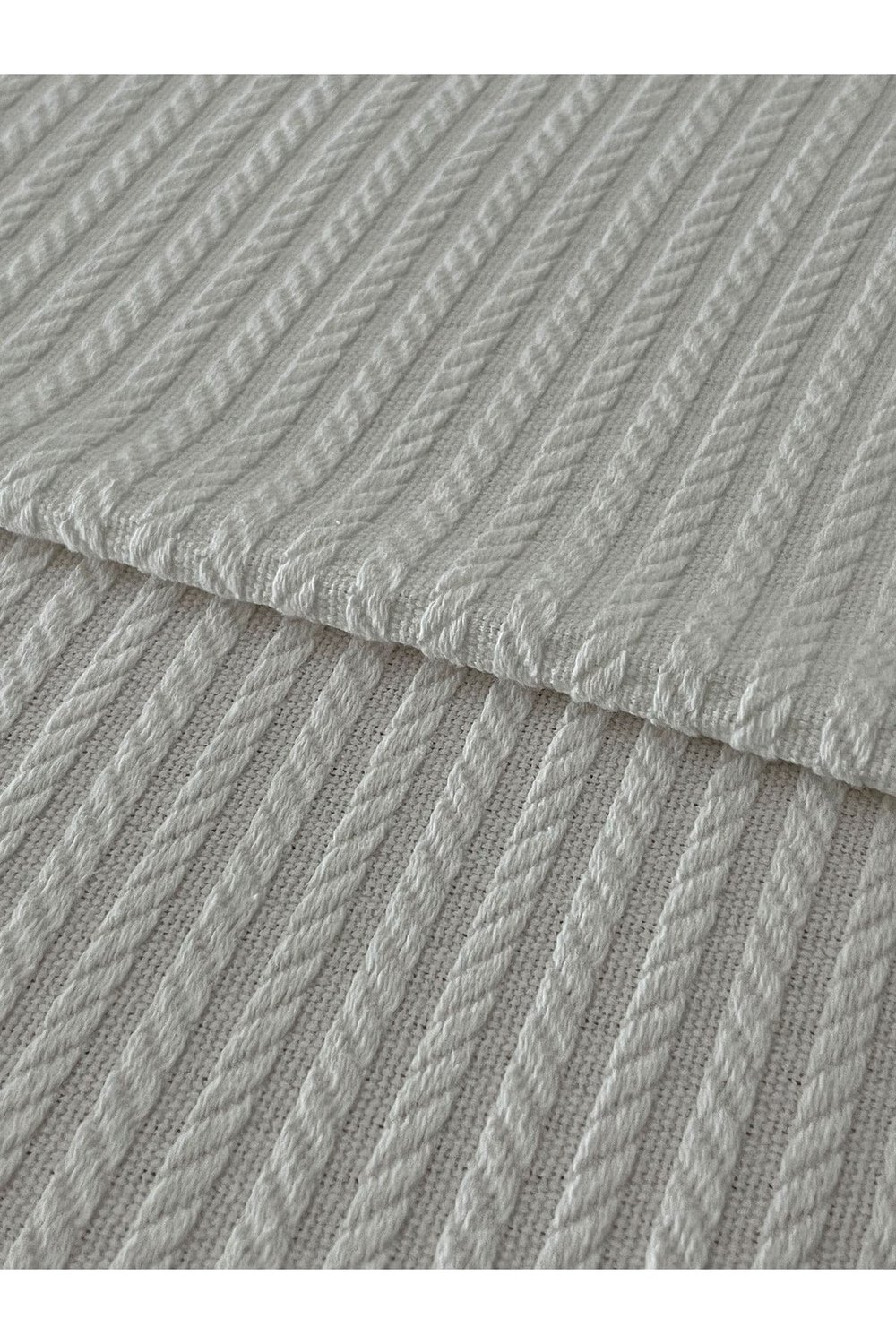 Pamuklu Örgü Desen Ponpon Detaylı Bebek Pikesi 80x115cm