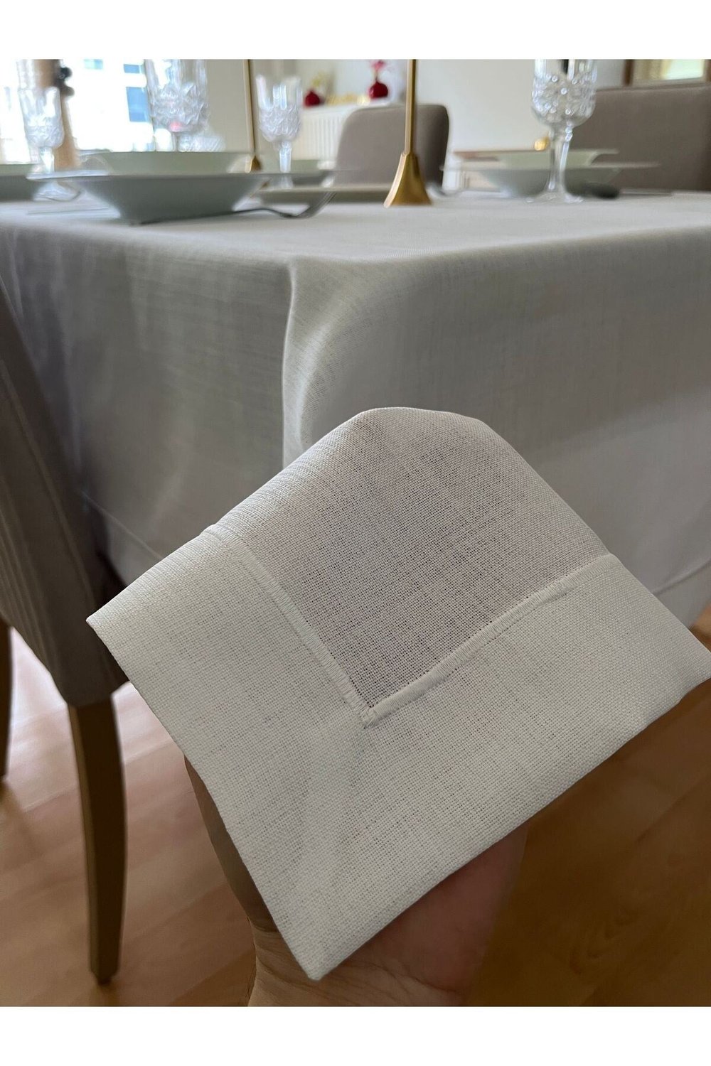 Piko Sarma Detaylı Polyester Keten Dertsiz Masa Örtüsü Beyaz + 12 Peçete