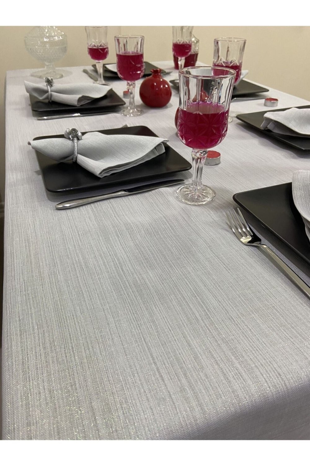 Simli Dertsiz Oval Masa Örtüsü 150 x 270