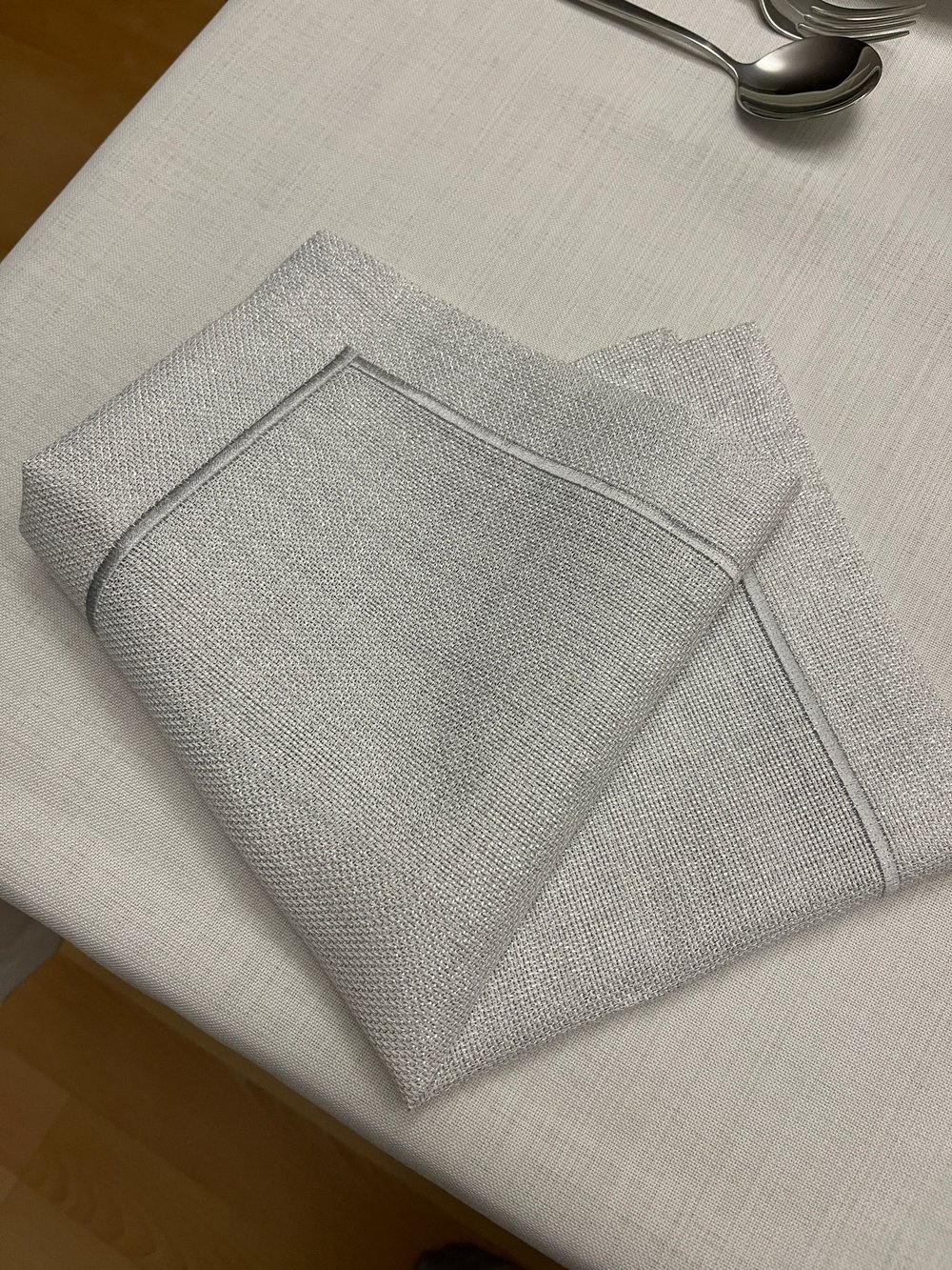 Zeren Home Piko Sarma Detaylı Polyester Keten Dertsiz Sunum Peçetesi Gümüş 40 x 40 - 6 Adet