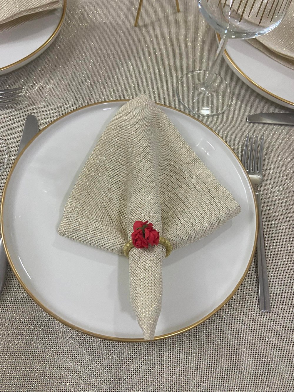 Zeren Home Polyester Keten Simli Oval Masa Örtüsü Gold + 6 Peçete