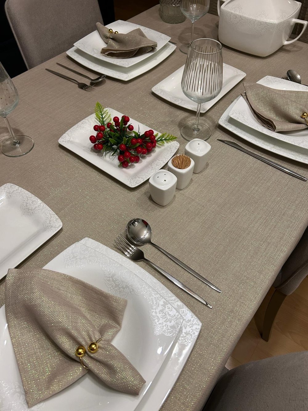 Zeren Home Polyester Keten Simli Oval Masa Örtüsü Taş Rengi + 6 Peçete