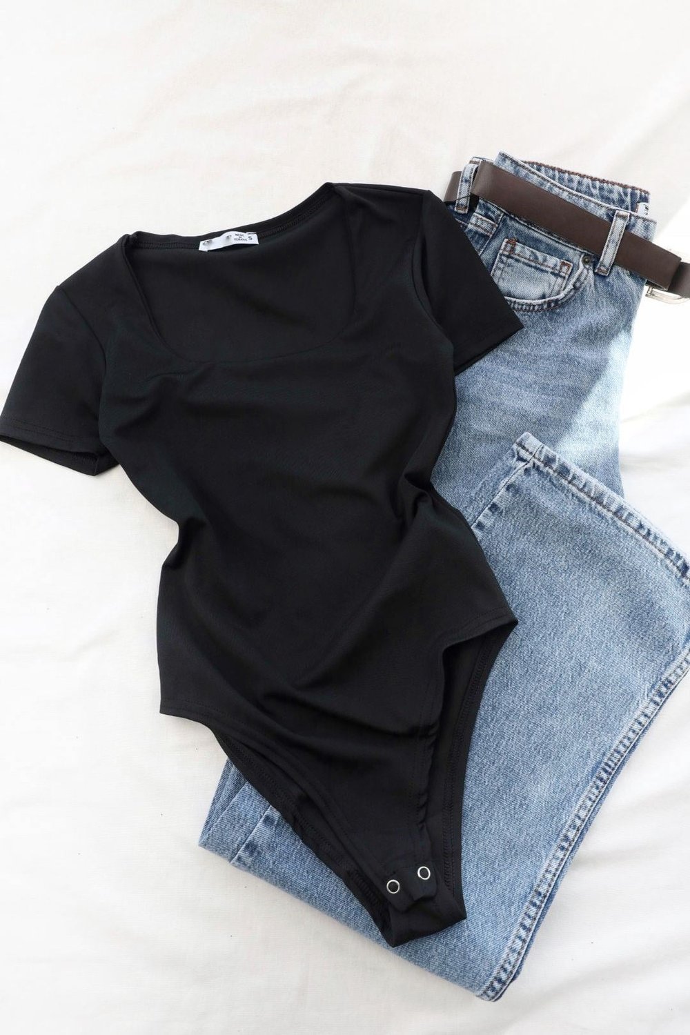 BodysuitKısa Kol Kare Yaka Zıbın