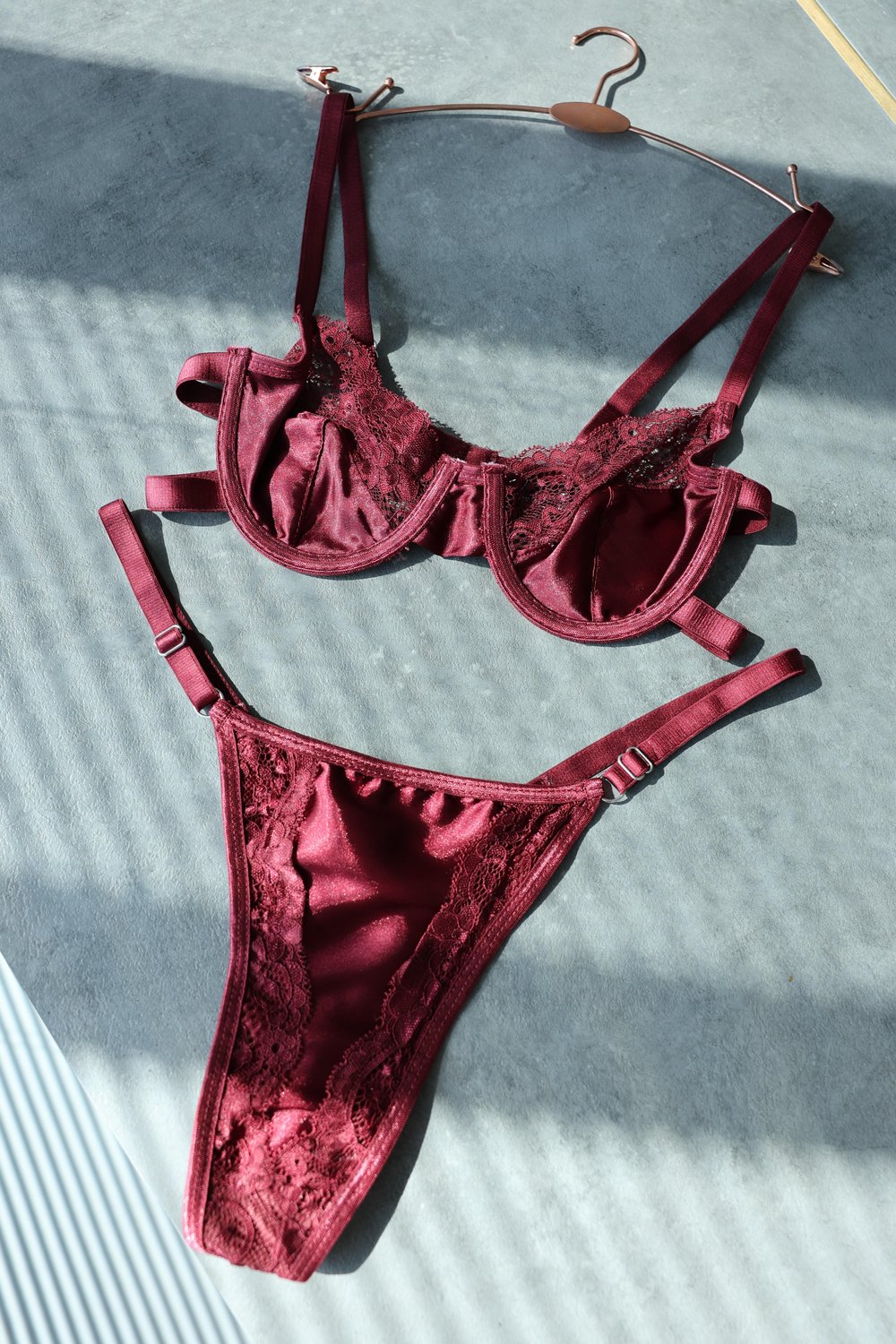 Sütyen TakımSaten Balenli Dantelli Takım