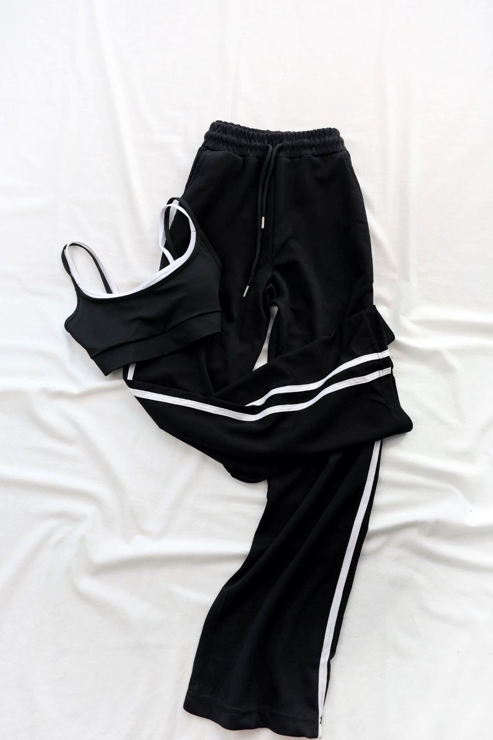 PantolonŞeritli Bol Paça Oysh Pantolon