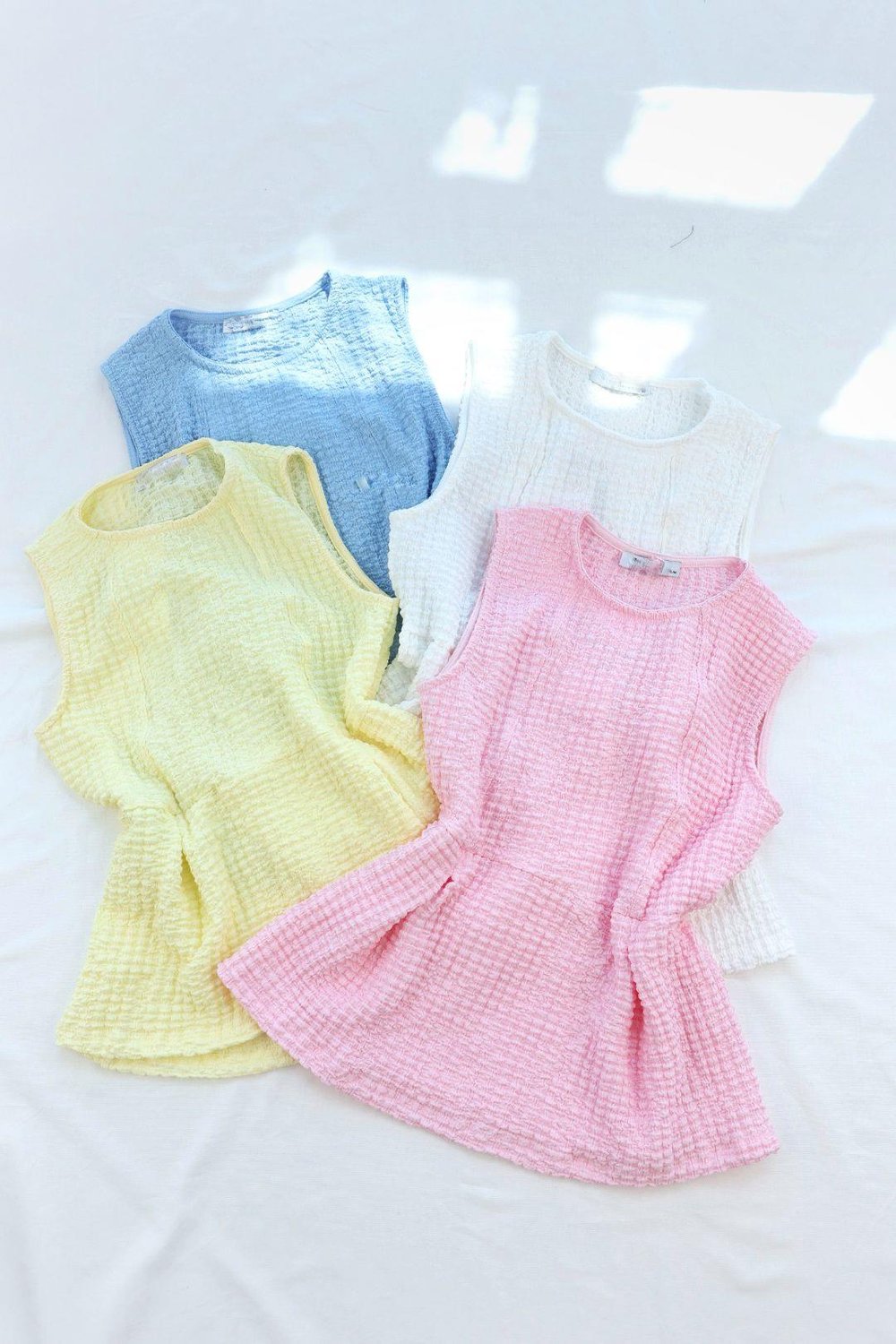 BluzPileli Sıfır Kol Kabartmalı Bluz