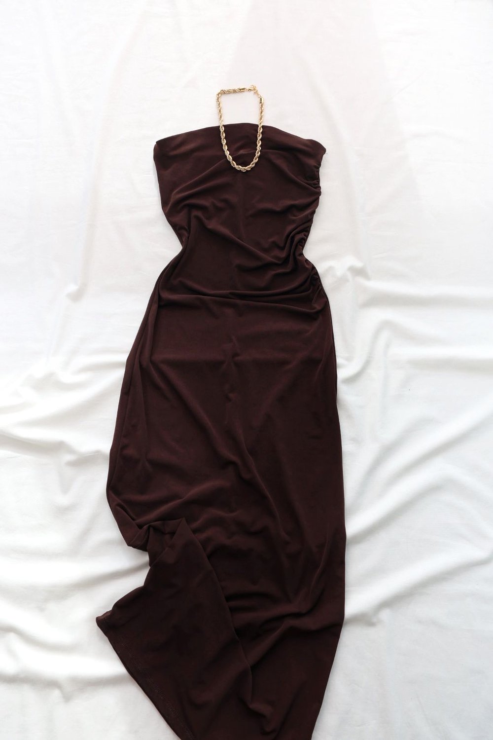 ElbiseStraplez Arakası Yırtmaçlı Elbise