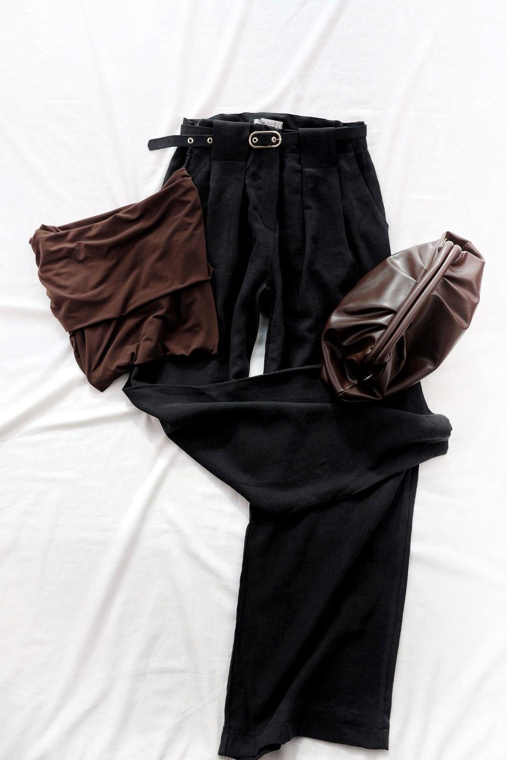 PantolonÖnü Pileli Kemerli Pantolon