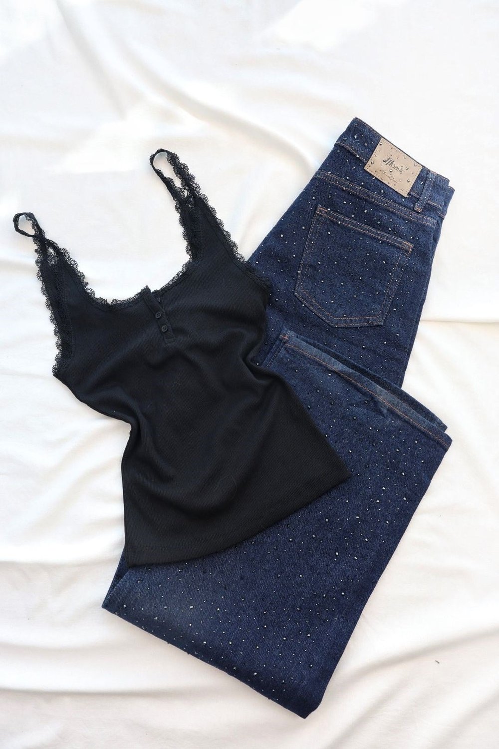 CroptopsDüğmeli Kaşkorse Dantel Askılı Crop