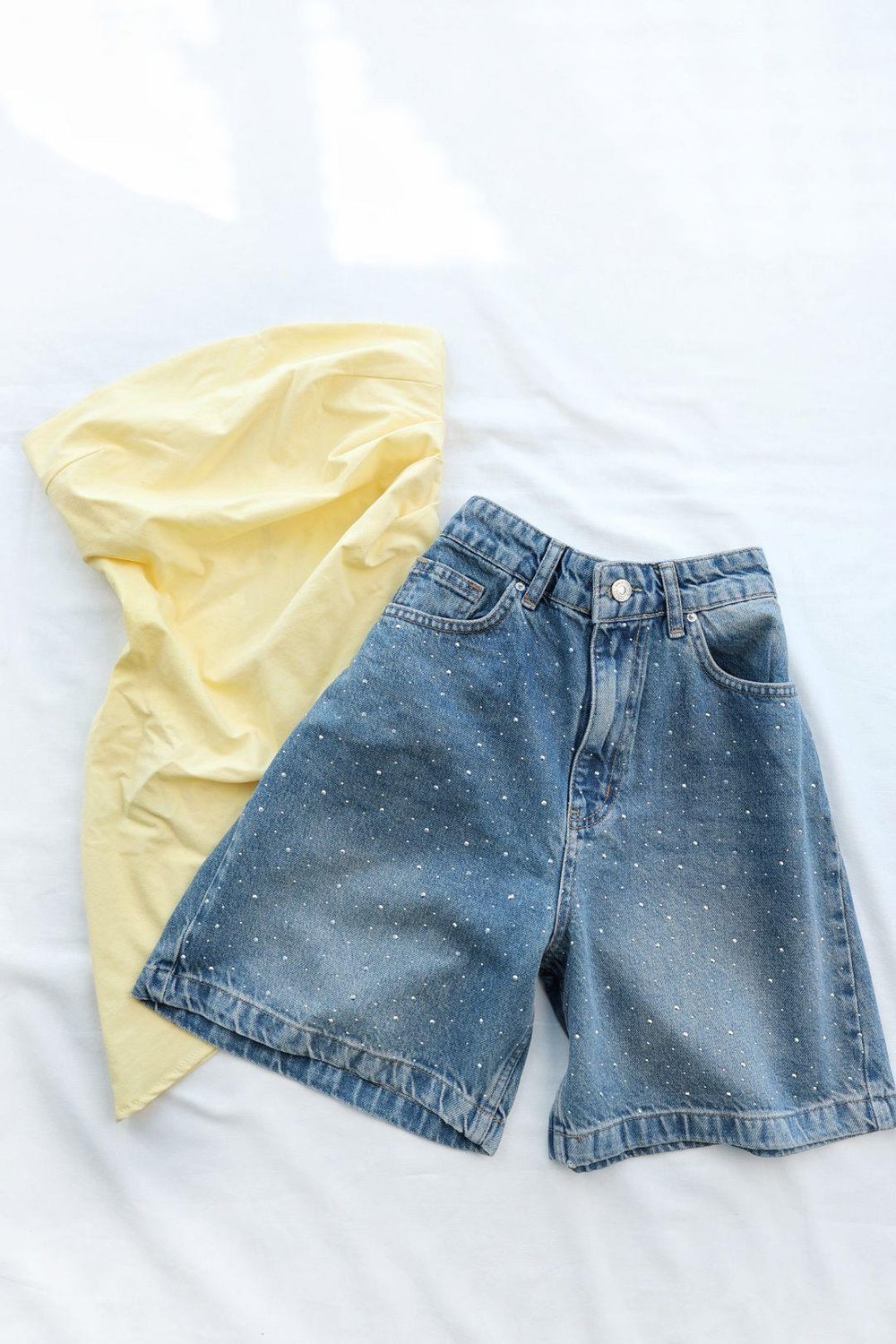 Jean/KotTaşlı Ön Serpme Denim Şort