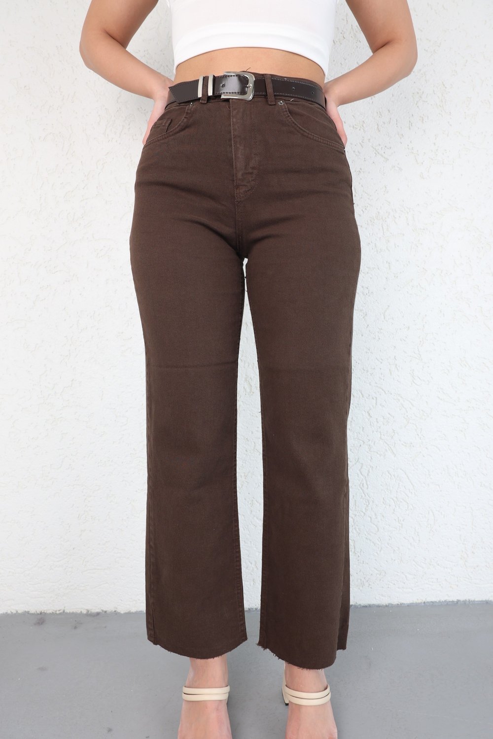 Paça Kesik Kemerli Pantolon