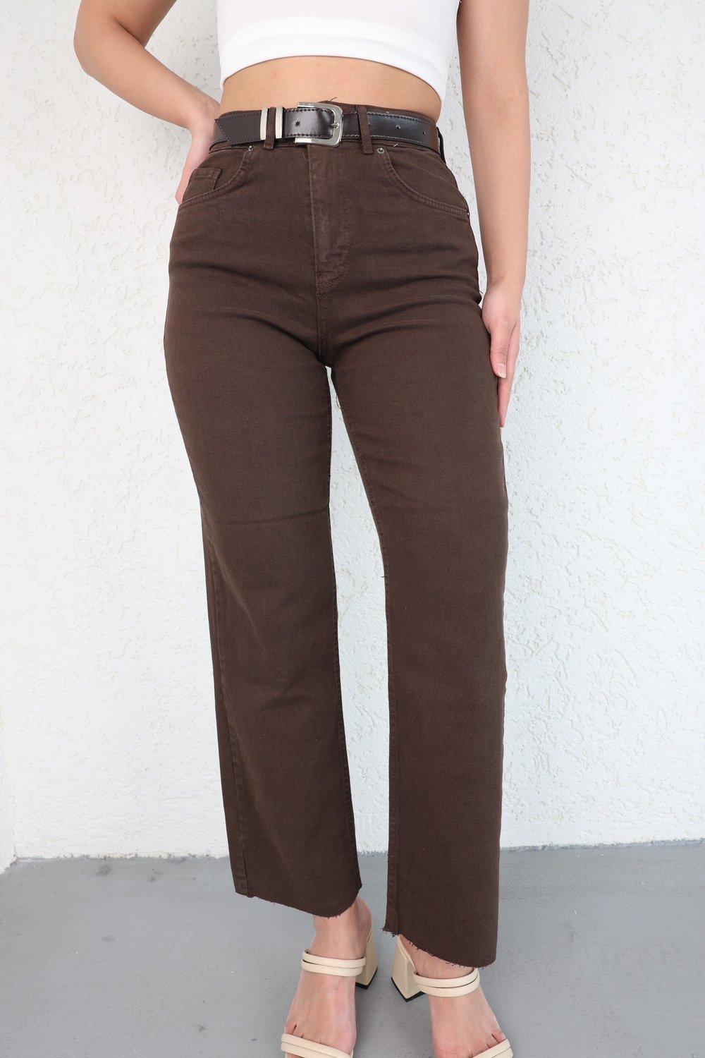 Paça Kesik Kemerli Pantolon