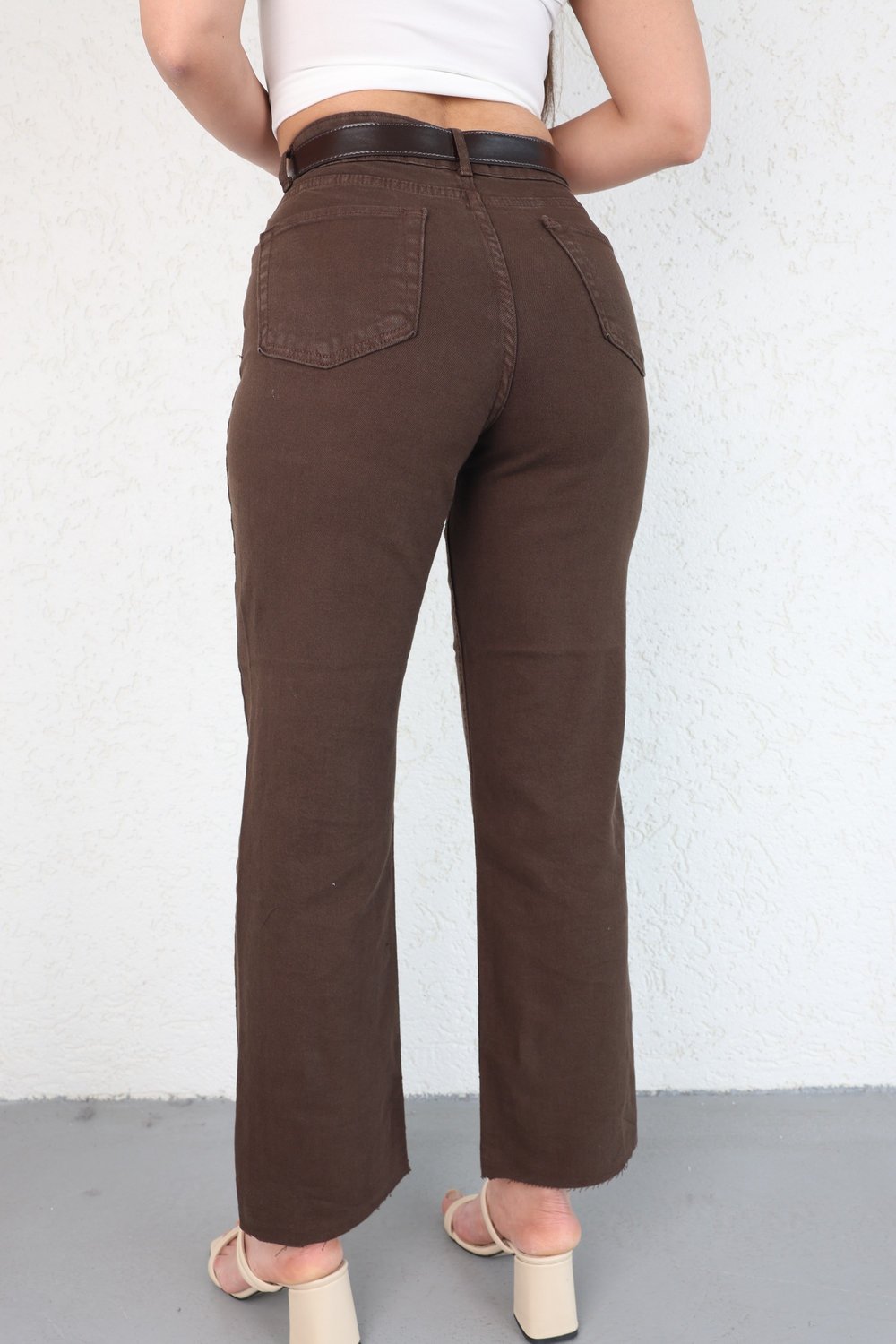 Paça Kesik Kemerli Pantolon